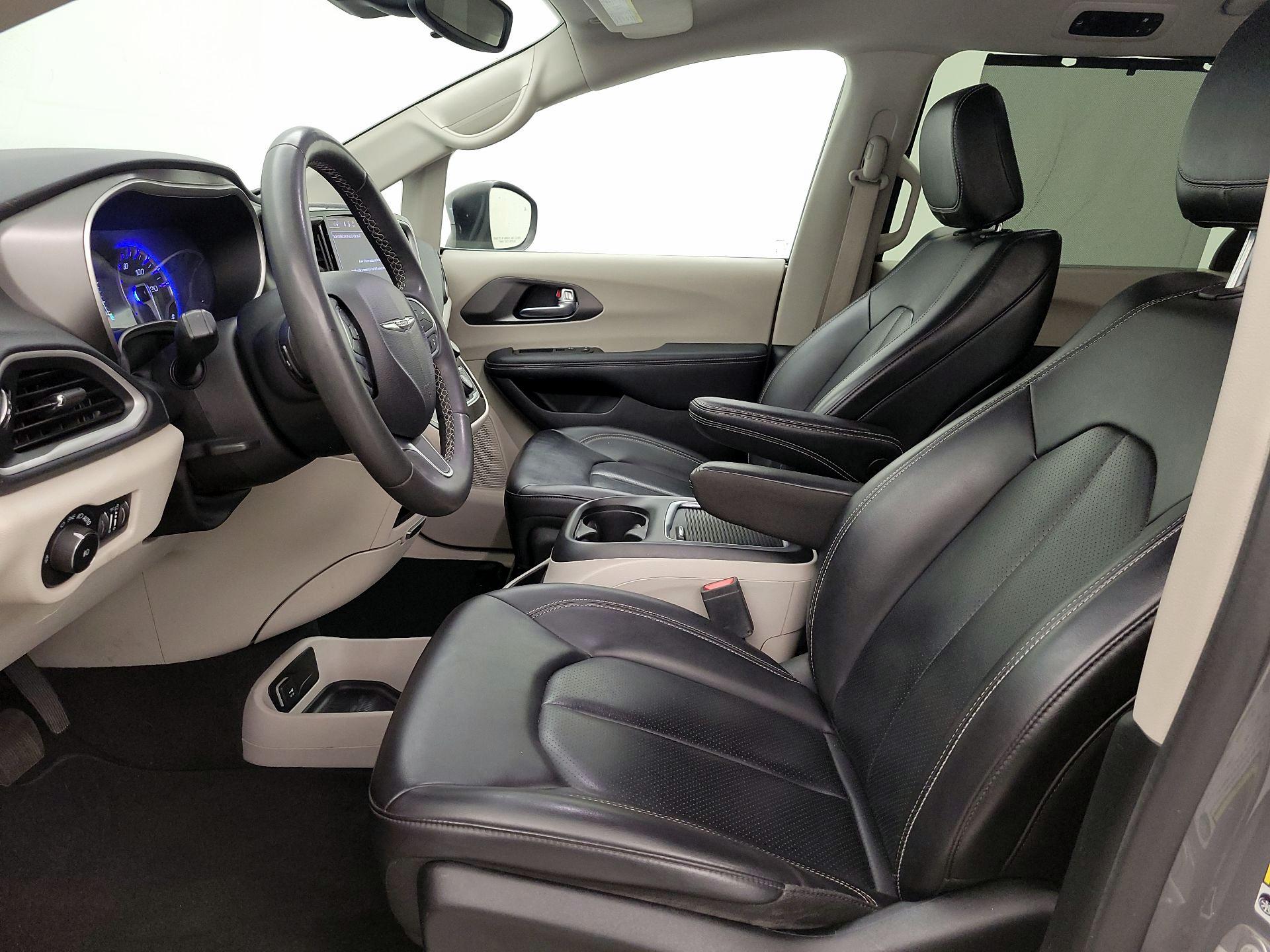 Thumbnail: 2023 Chrysler Pacifica - 11