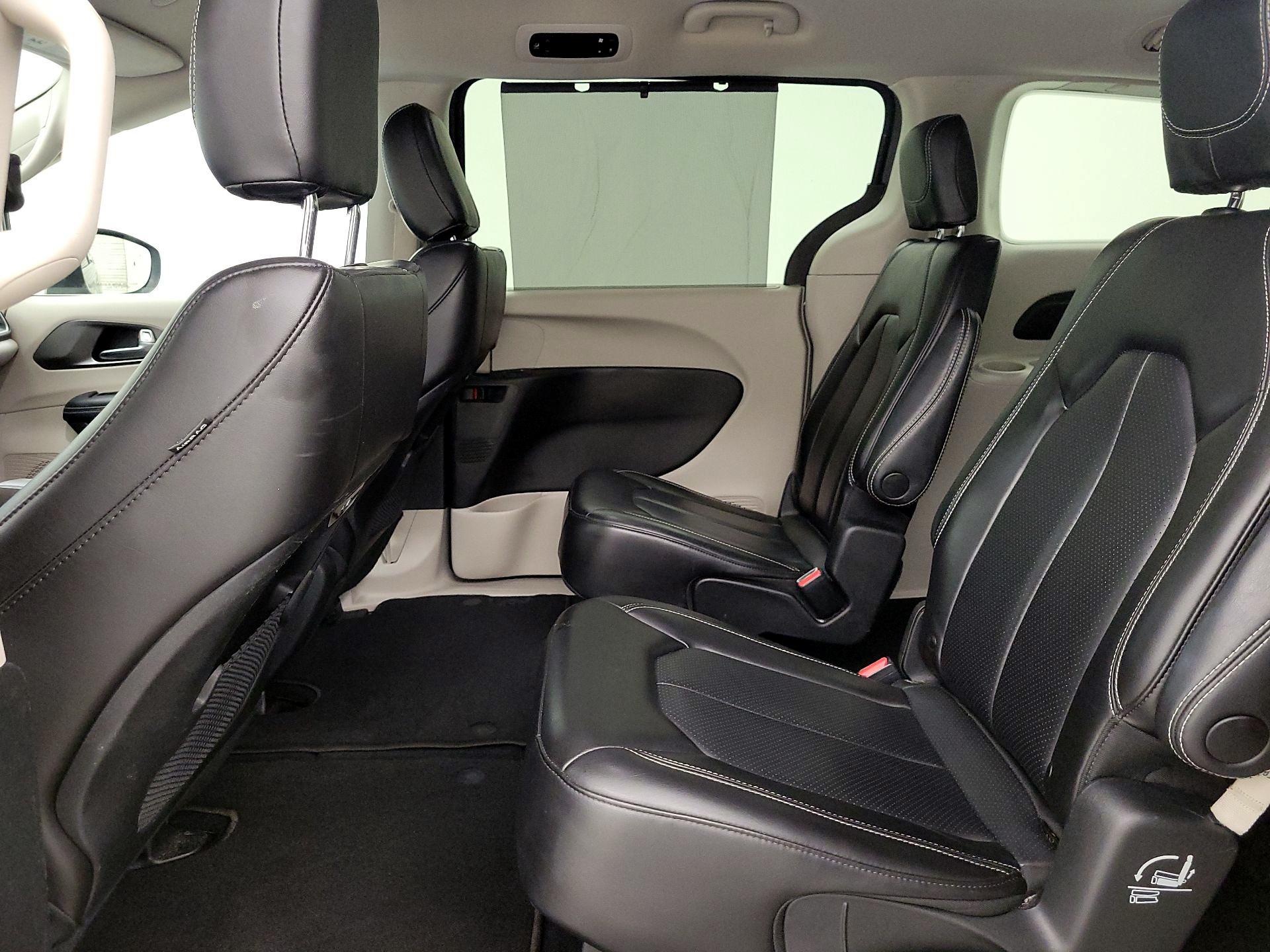 Thumbnail: 2023 Chrysler Pacifica - 19