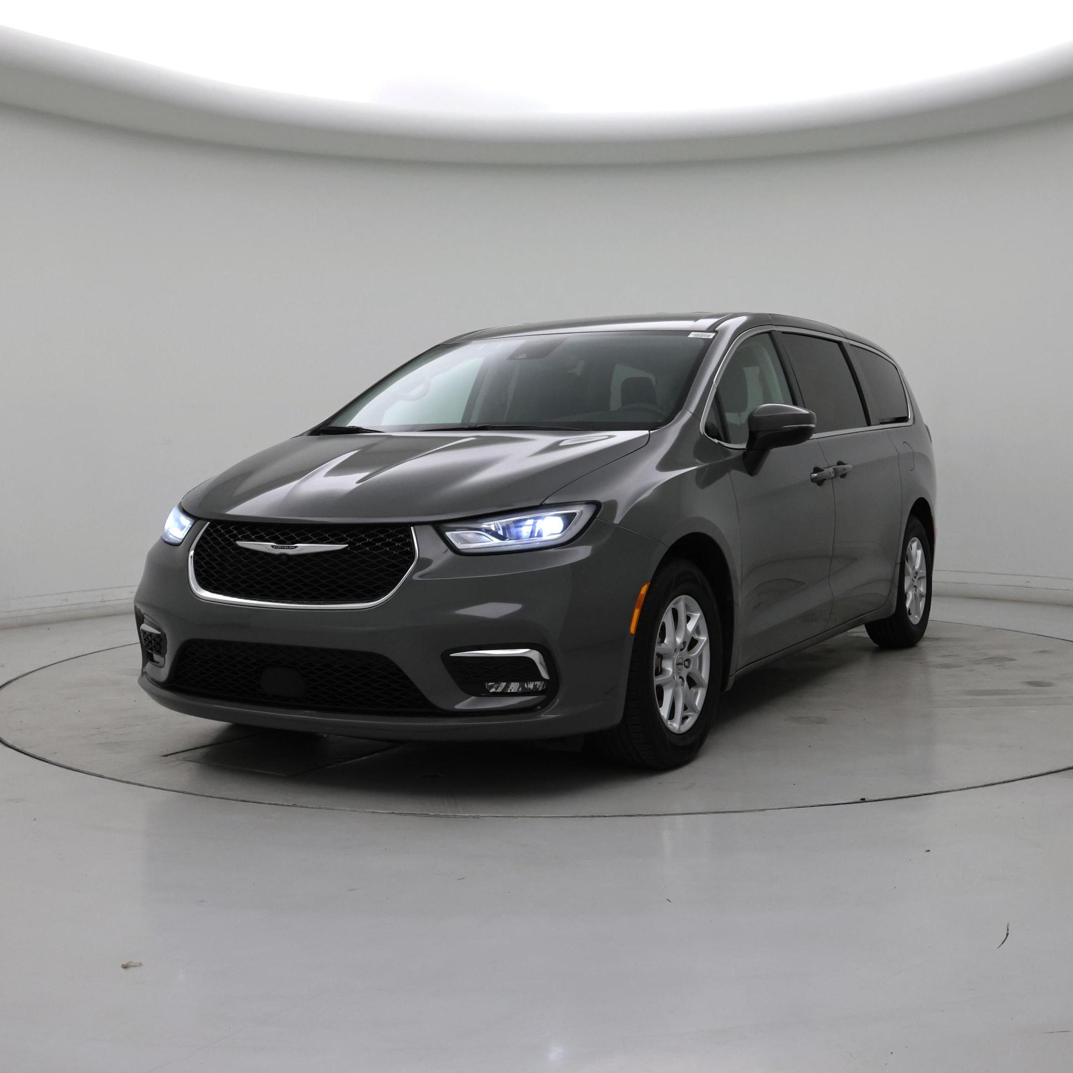 Thumbnail: 2023 Chrysler Pacifica - 4