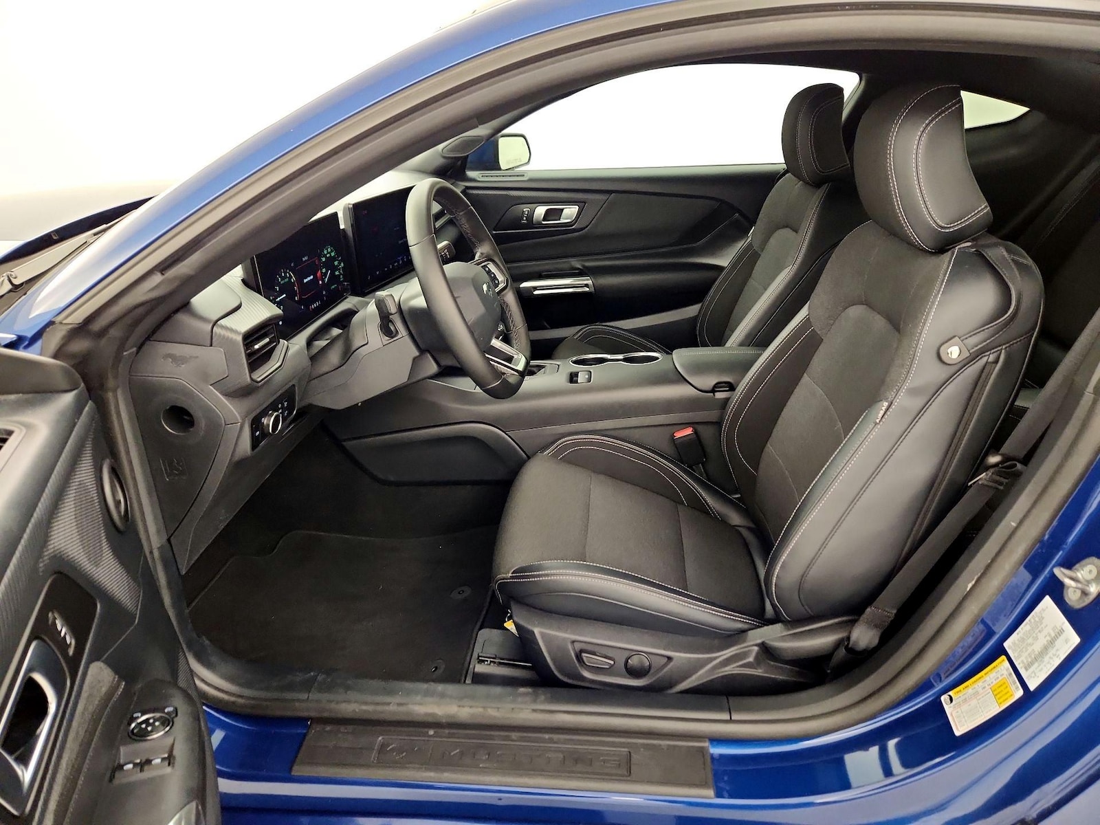 2024 Ford Mustang EcoBoost - Photo 12