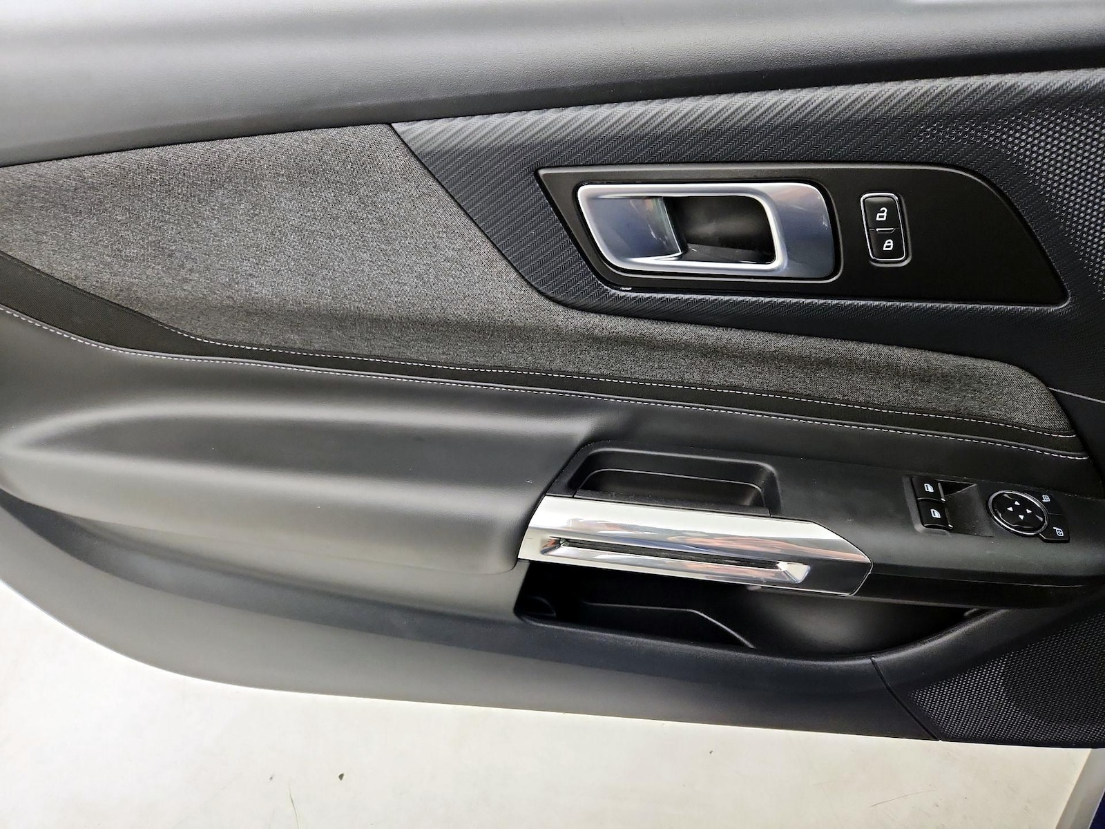 2024 Ford Mustang EcoBoost - Photo 13
