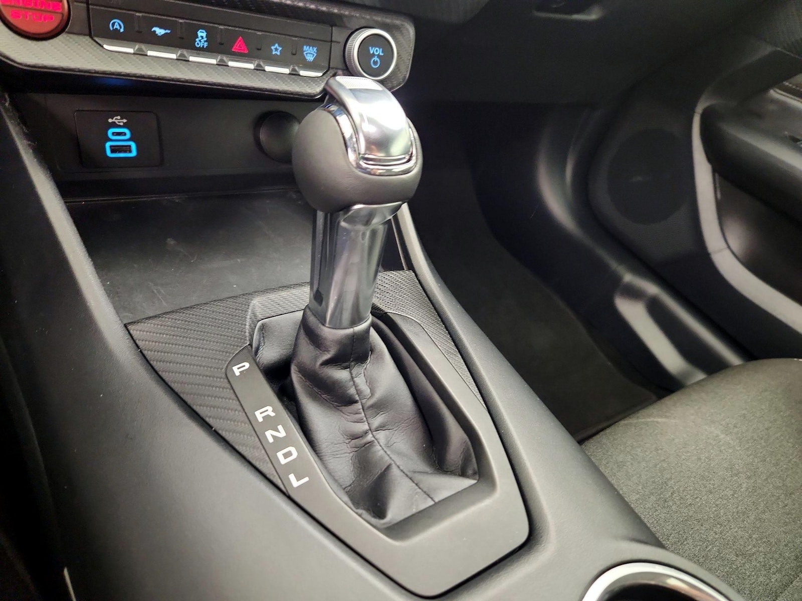 2024 Ford Mustang EcoBoost - Photo 18