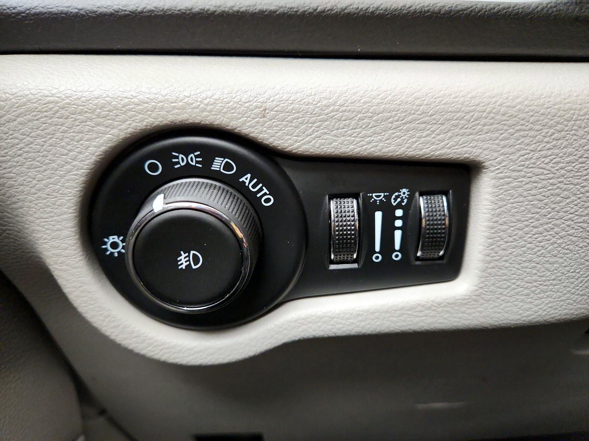 Thumbnail: 2024 Chrysler Pacifica - 13