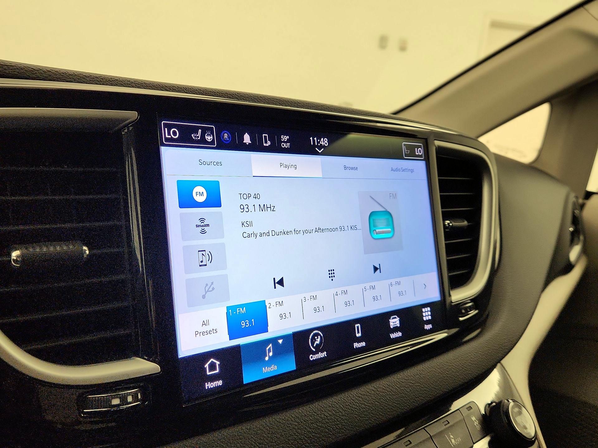 Thumbnail: 2024 Chrysler Pacifica - 15