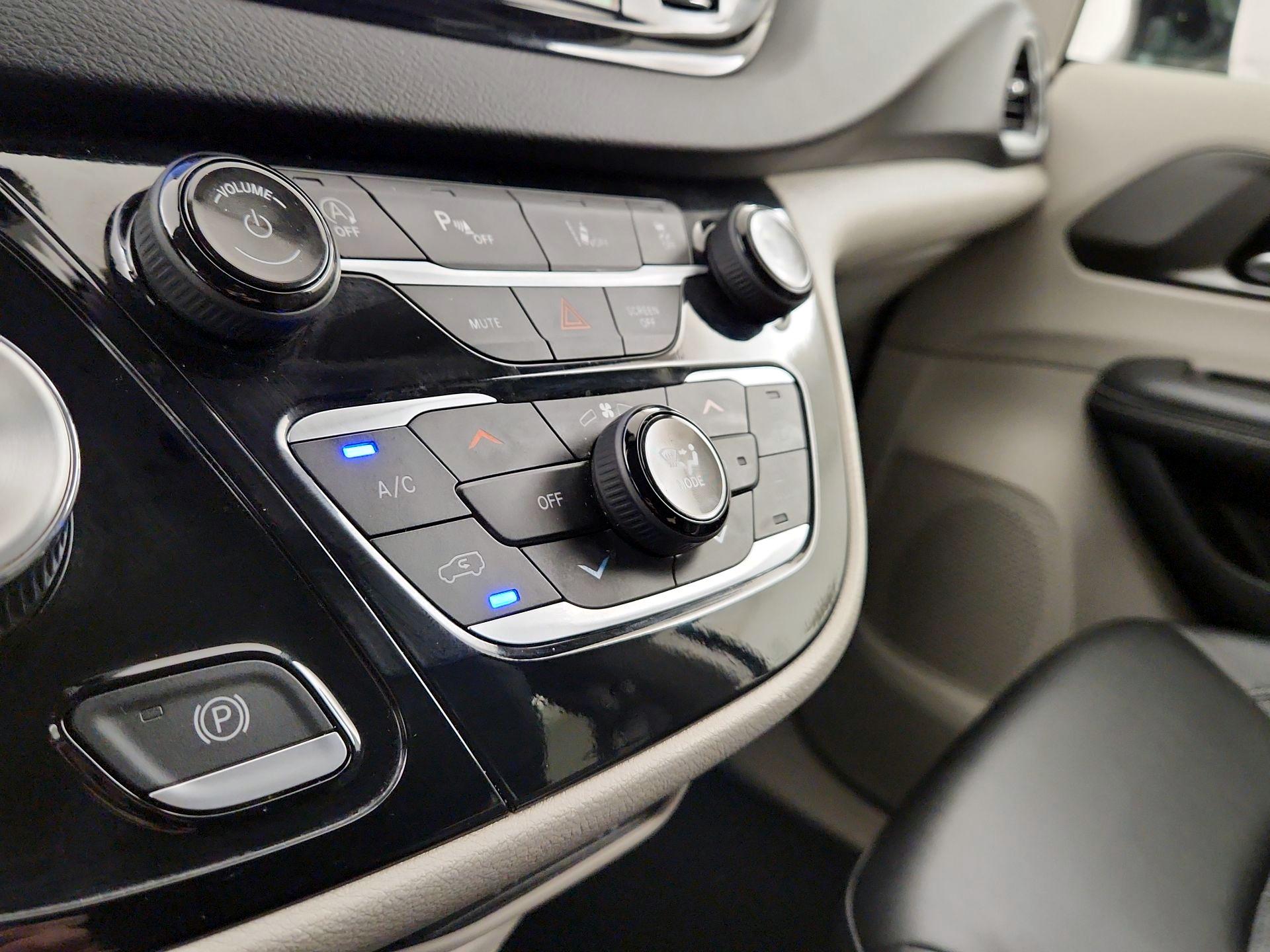 Thumbnail: 2024 Chrysler Pacifica - 16