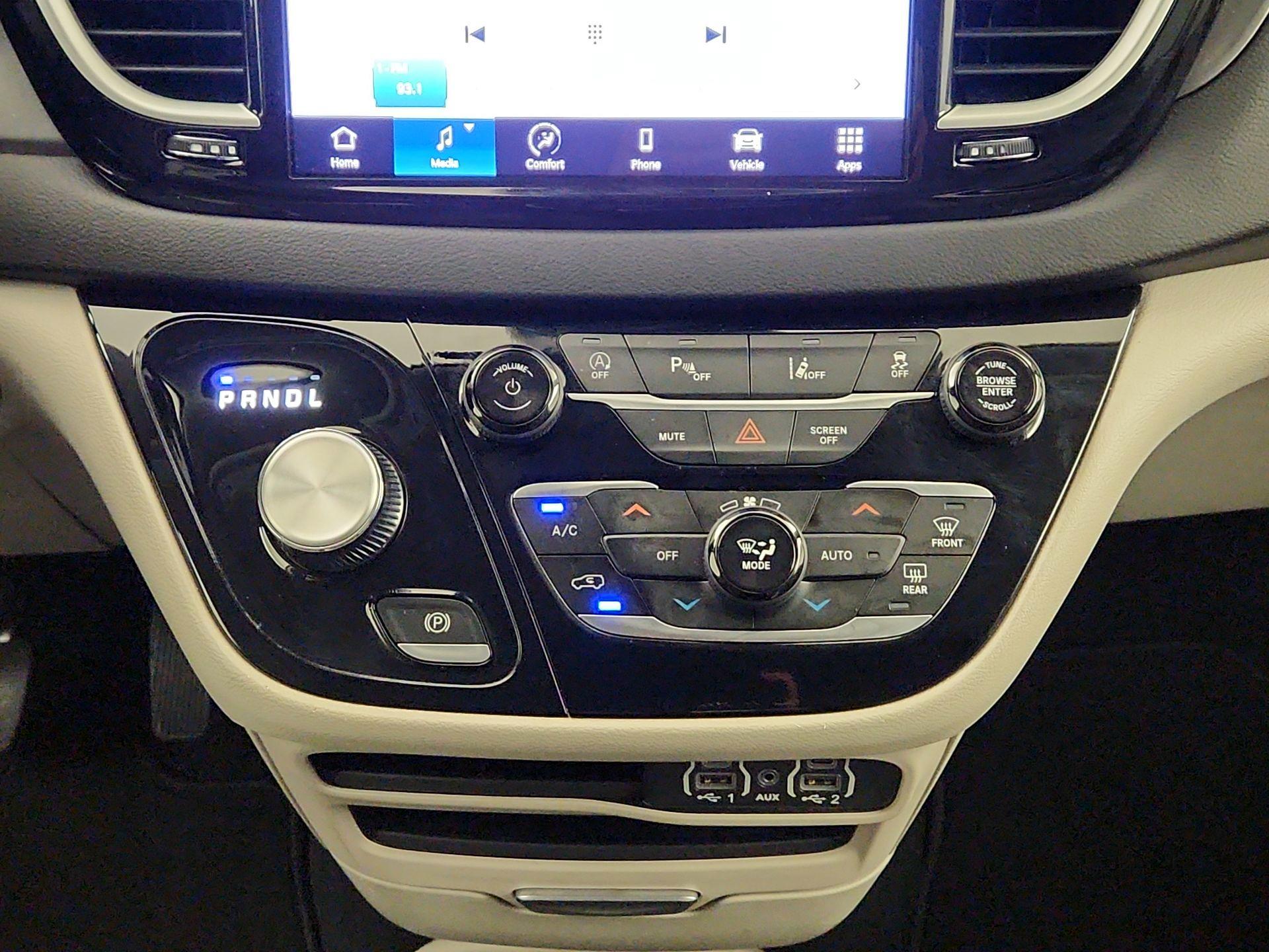 Thumbnail: 2024 Chrysler Pacifica - 17