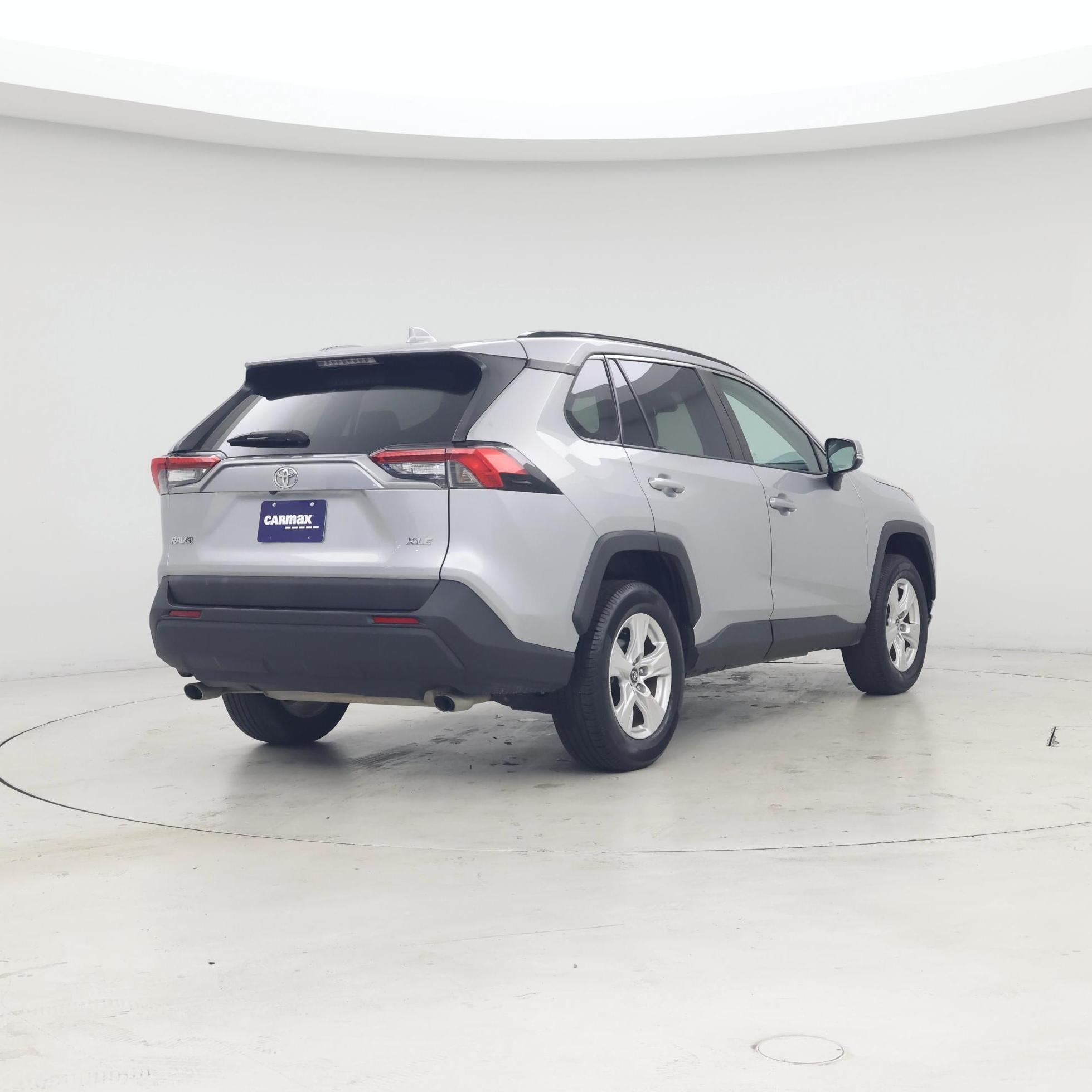 Thumbnail: 2021 Toyota RAV4 - 8