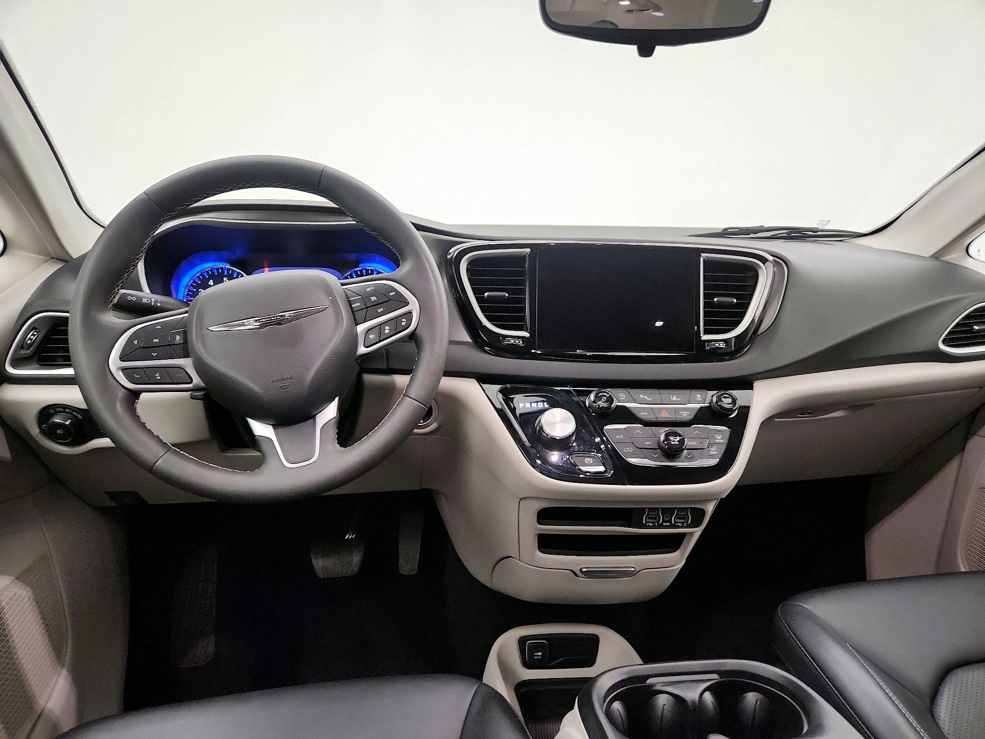 Thumbnail: 2024 Chrysler Pacifica - 9