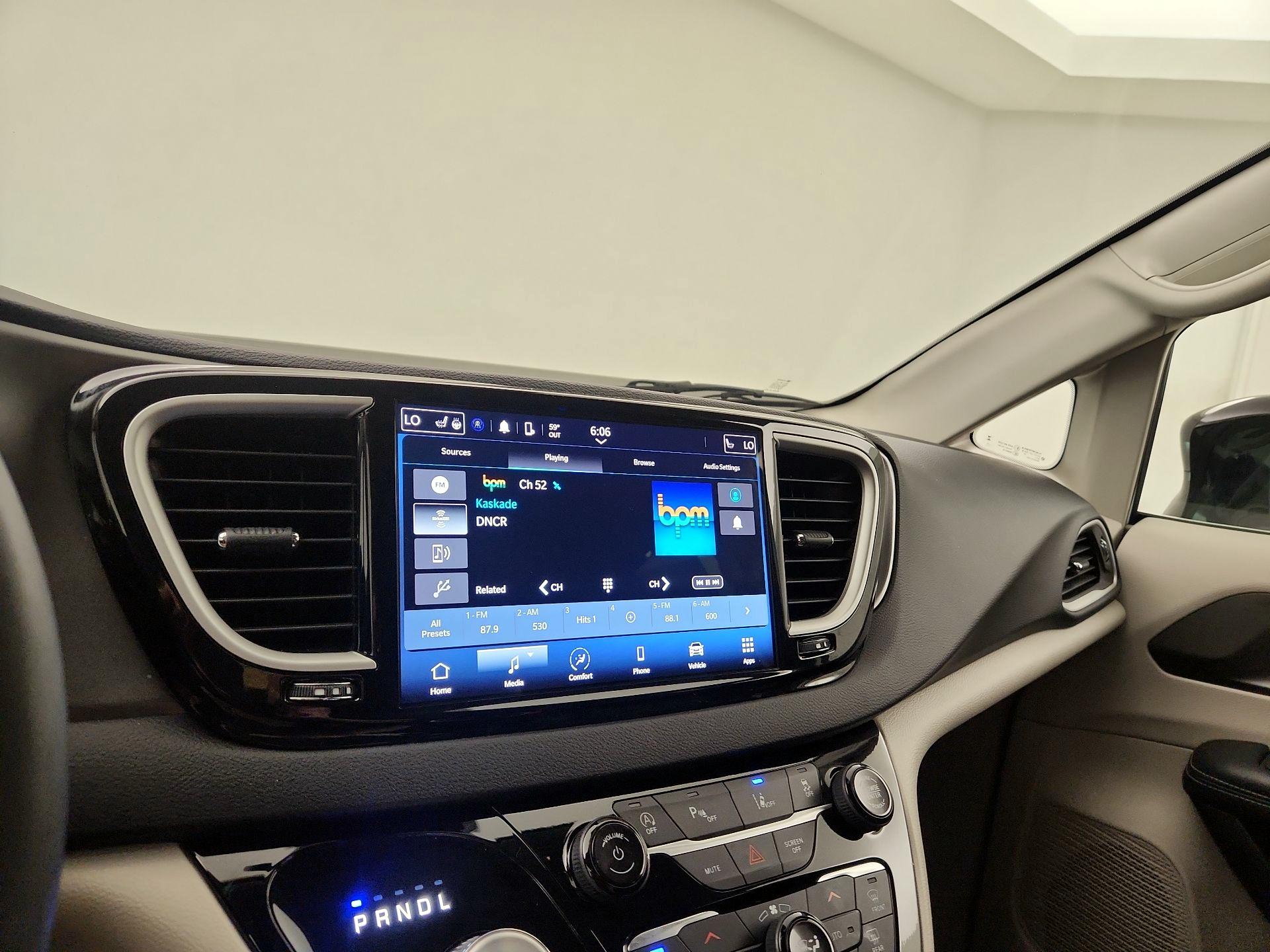 Thumbnail: 2024 Chrysler Pacifica - 15