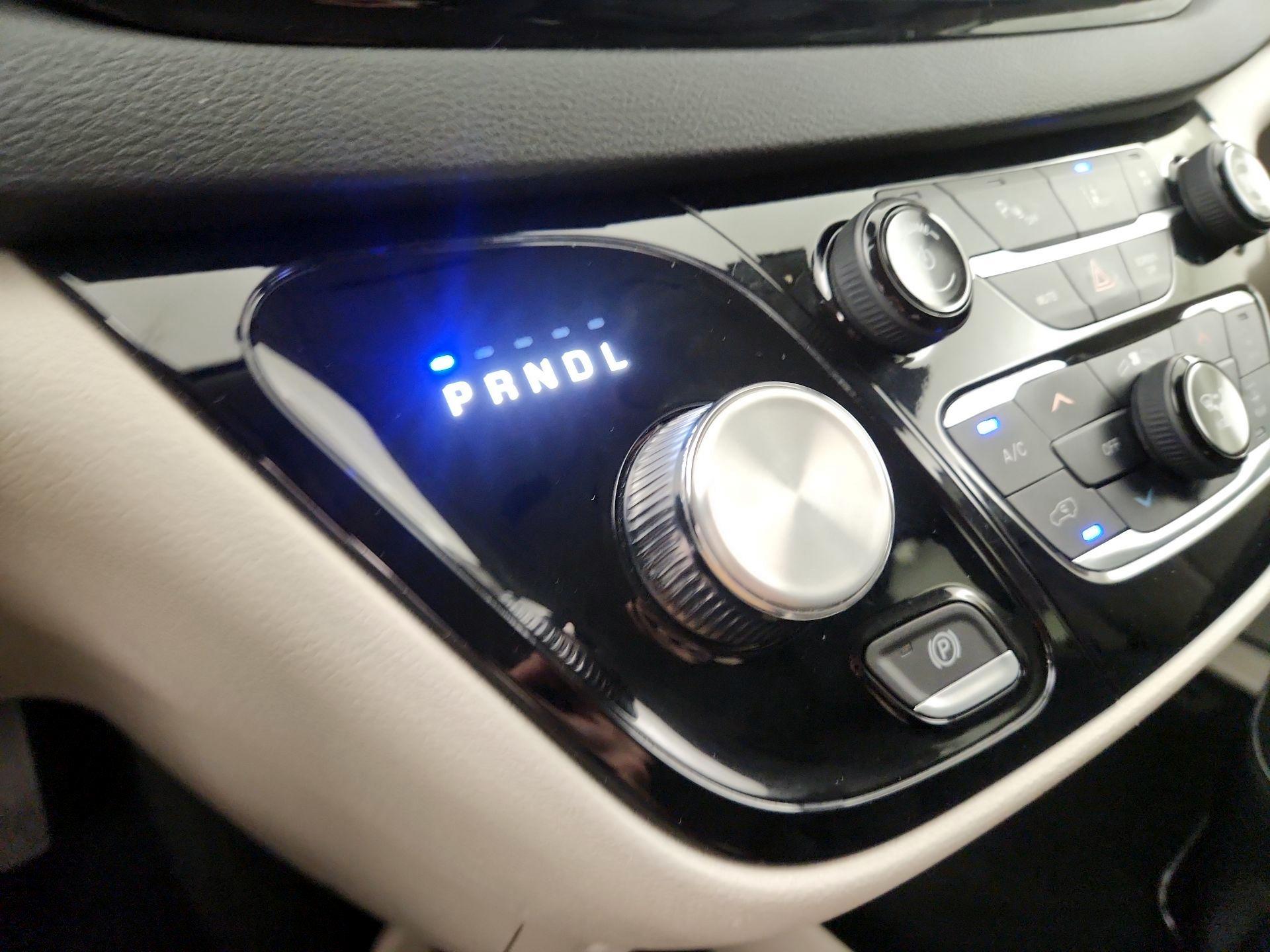 Thumbnail: 2024 Chrysler Pacifica - 17