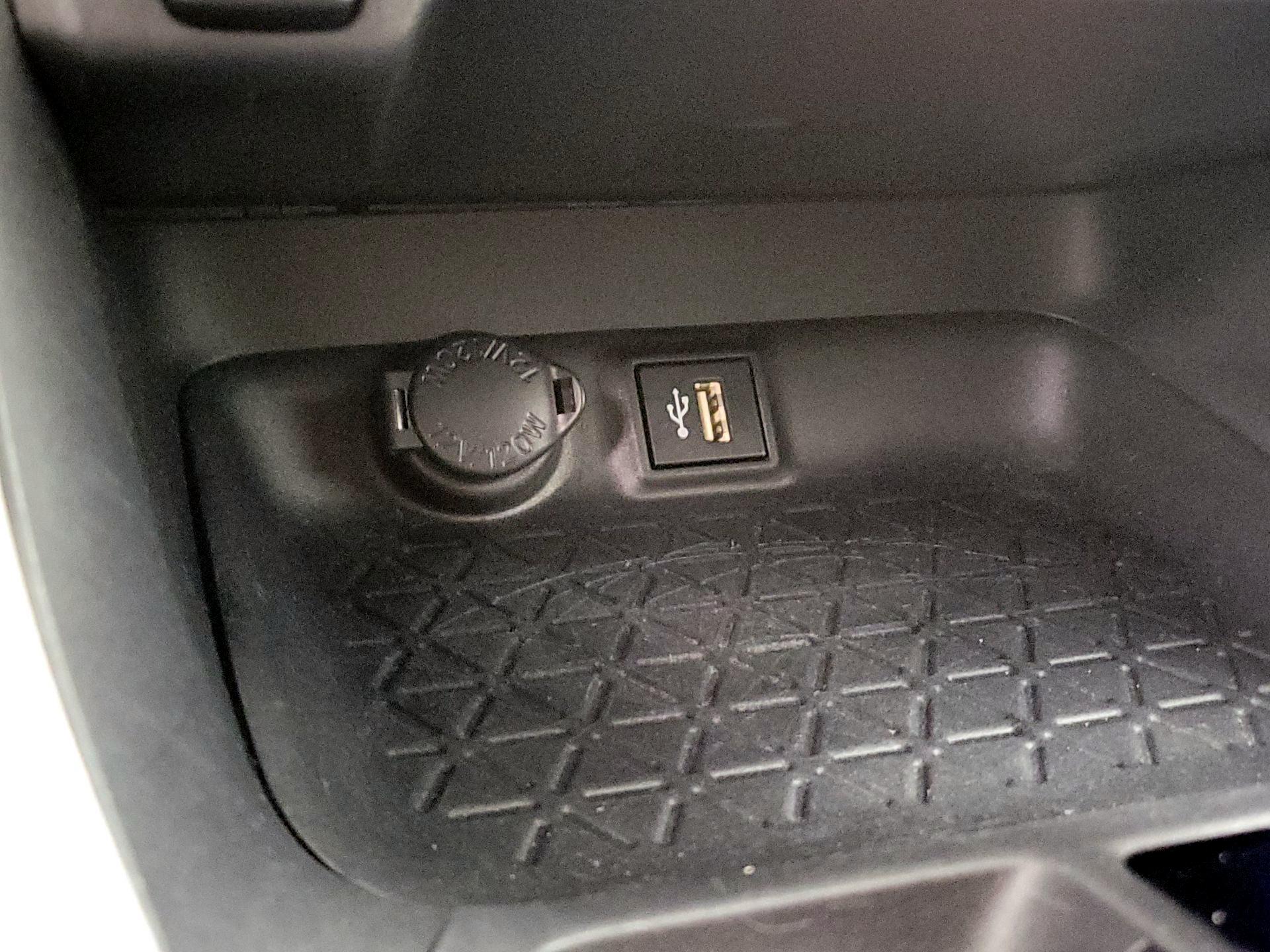 Thumbnail: 2024 Toyota RAV4 - 18