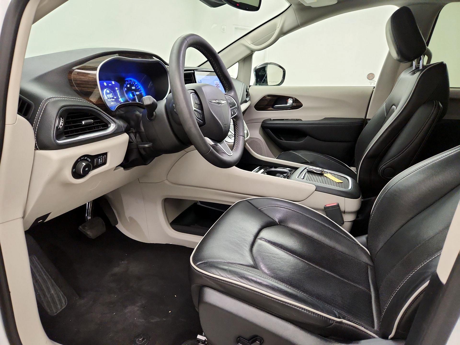 Thumbnail: 2024 Chrysler Pacifica - 11