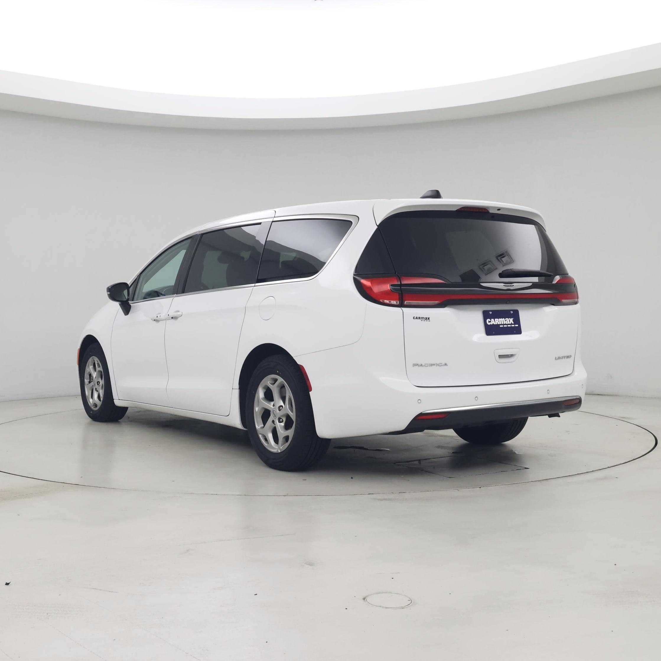 Thumbnail: 2024 Chrysler Pacifica - 2