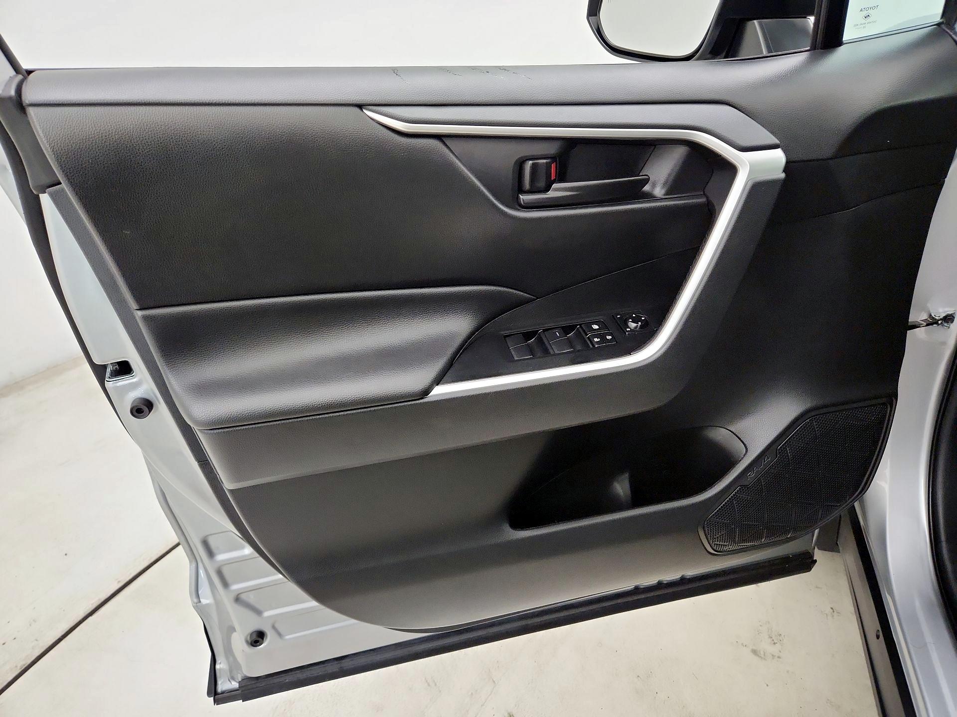 Thumbnail: 2024 Toyota RAV4 - 12