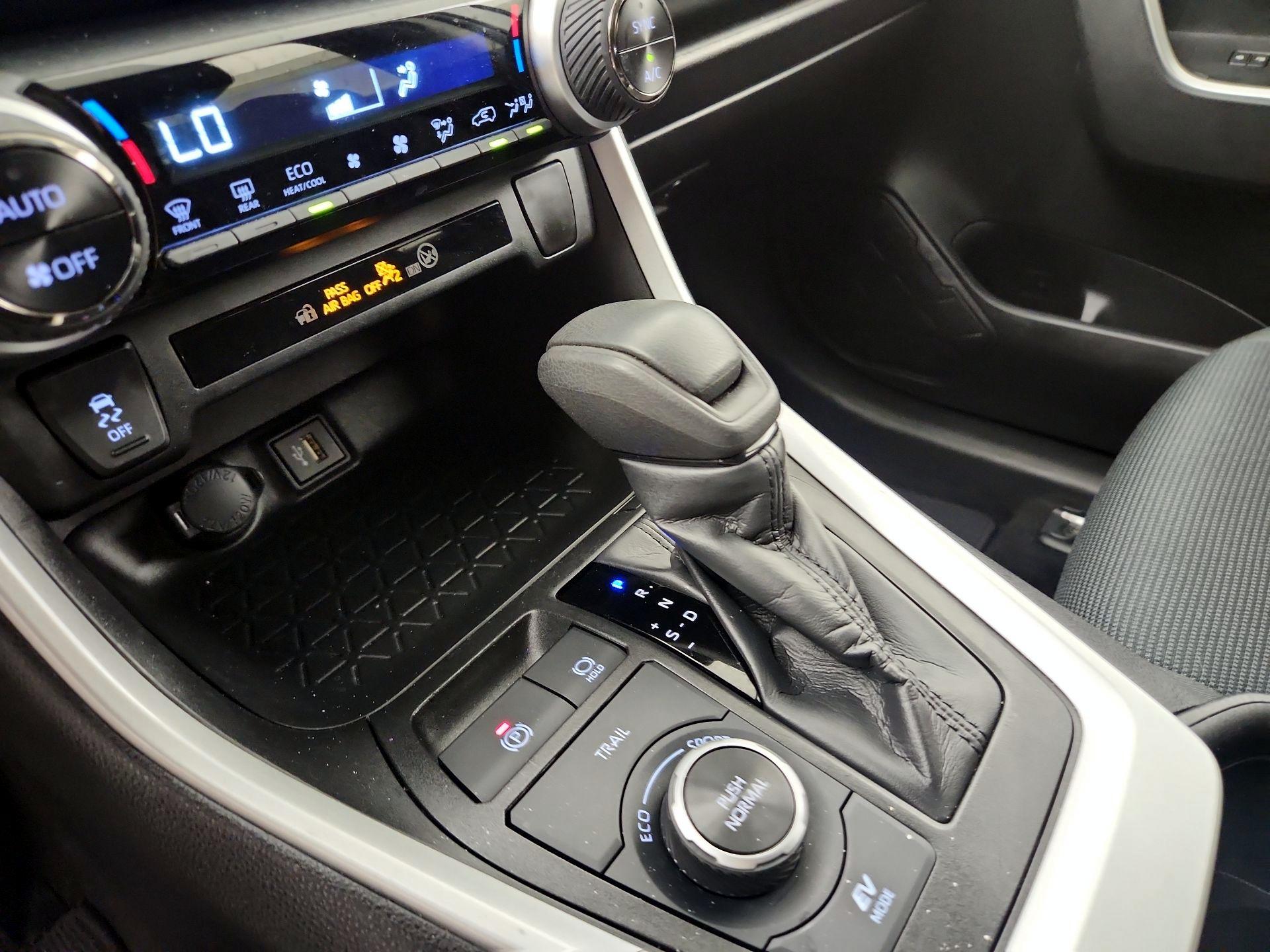 Thumbnail: 2024 Toyota RAV4 - 15