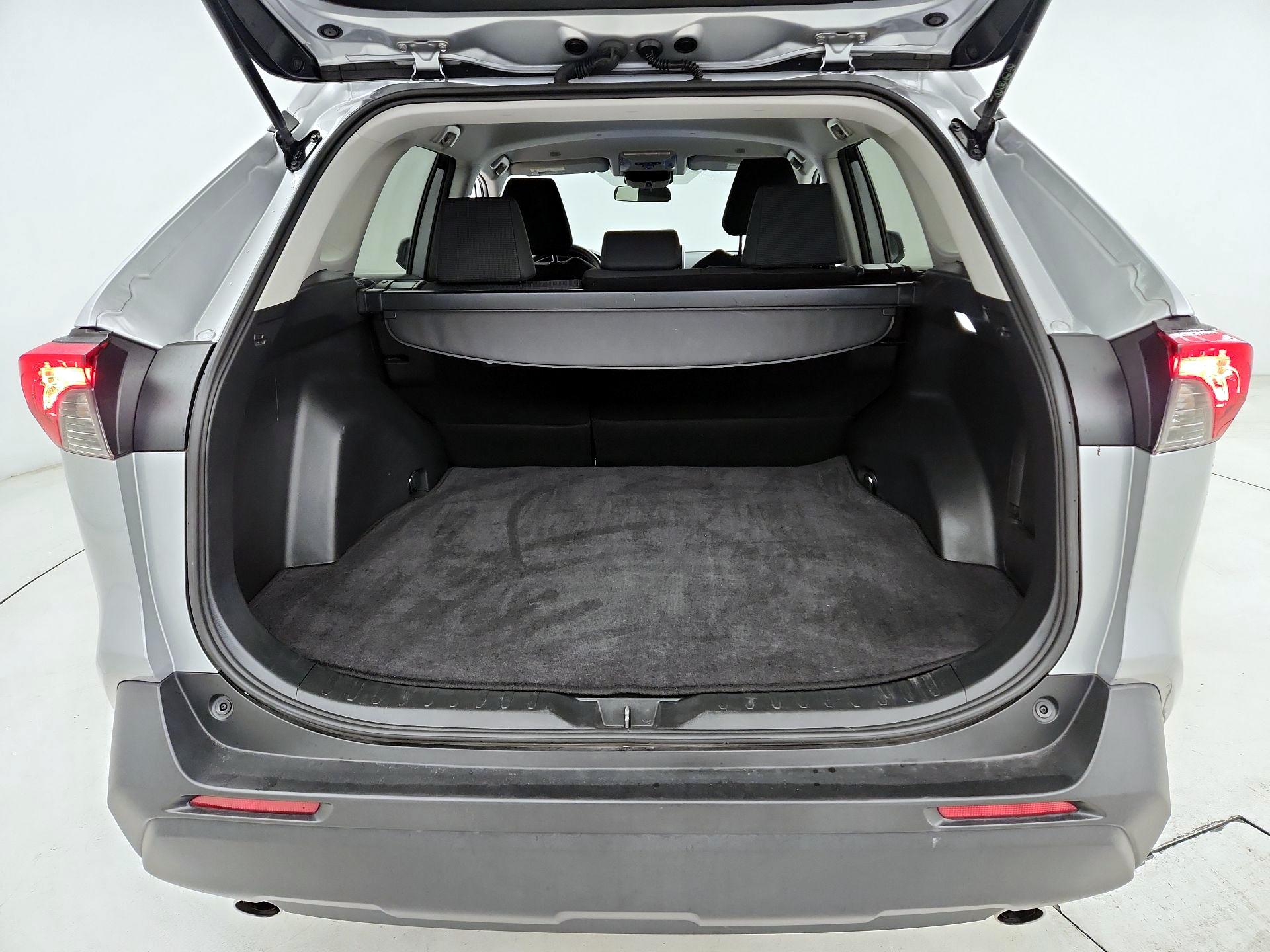 Thumbnail: 2024 Toyota RAV4 - 16