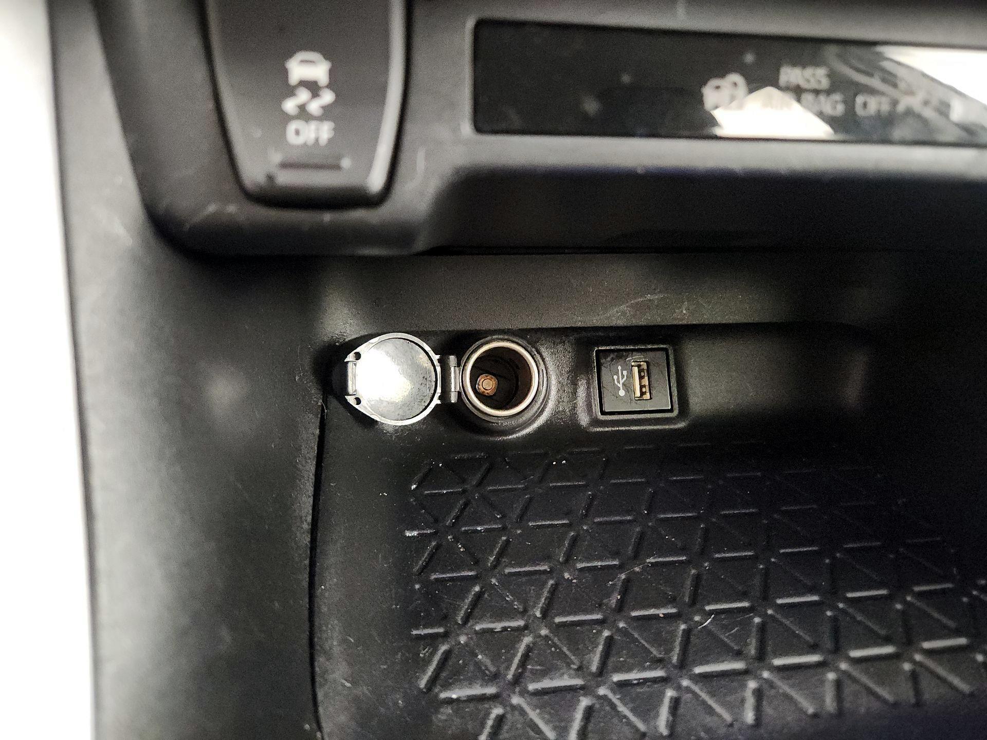 Thumbnail: 2024 Toyota RAV4 - 18