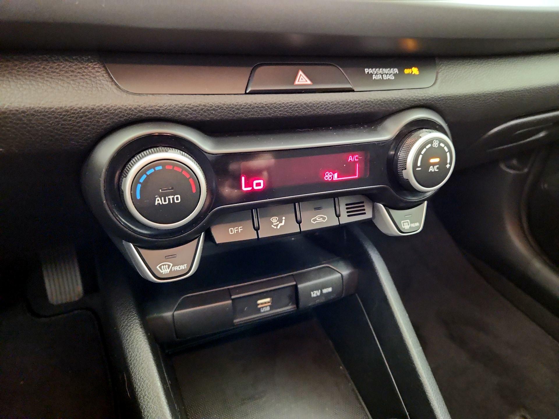 Thumbnail: 2023 Kia Rio - 16