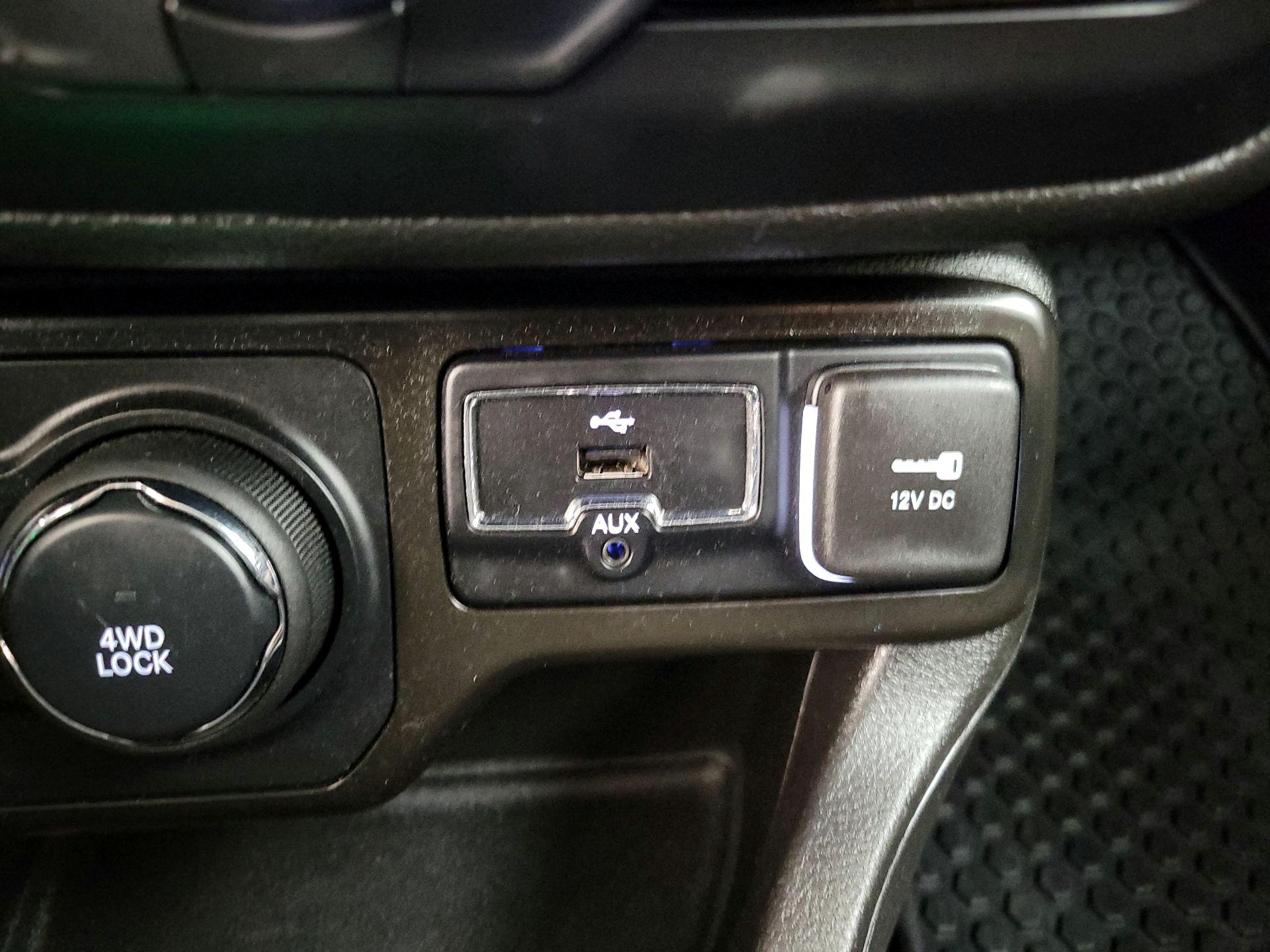 Thumbnail: 2023 Jeep Renegade - 18