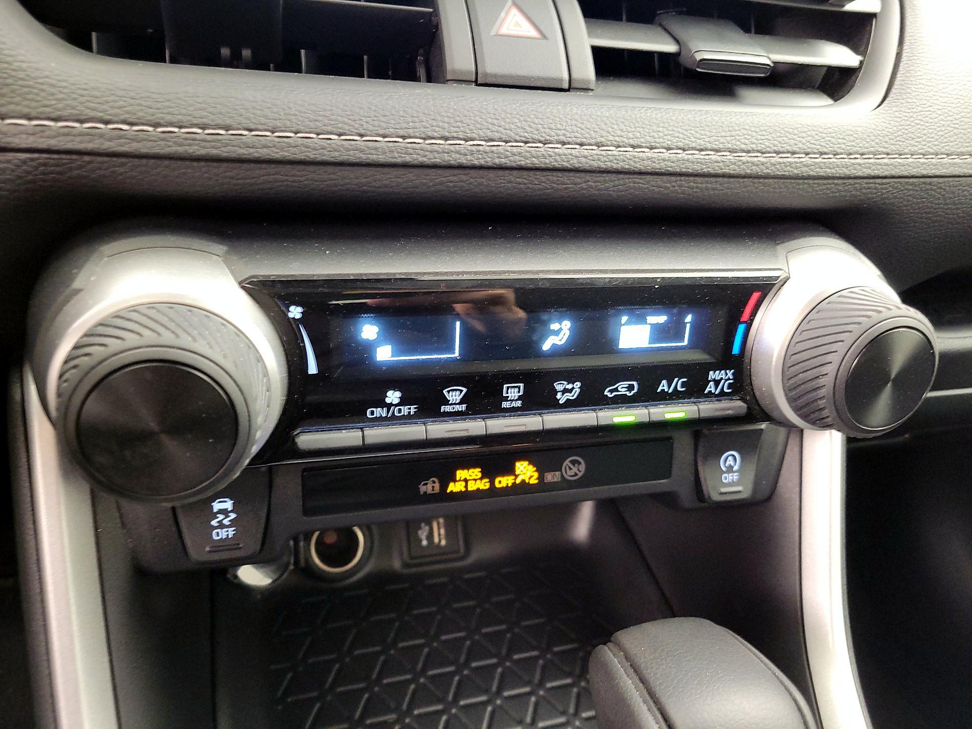 Thumbnail: 2024 Toyota RAV4 - 16