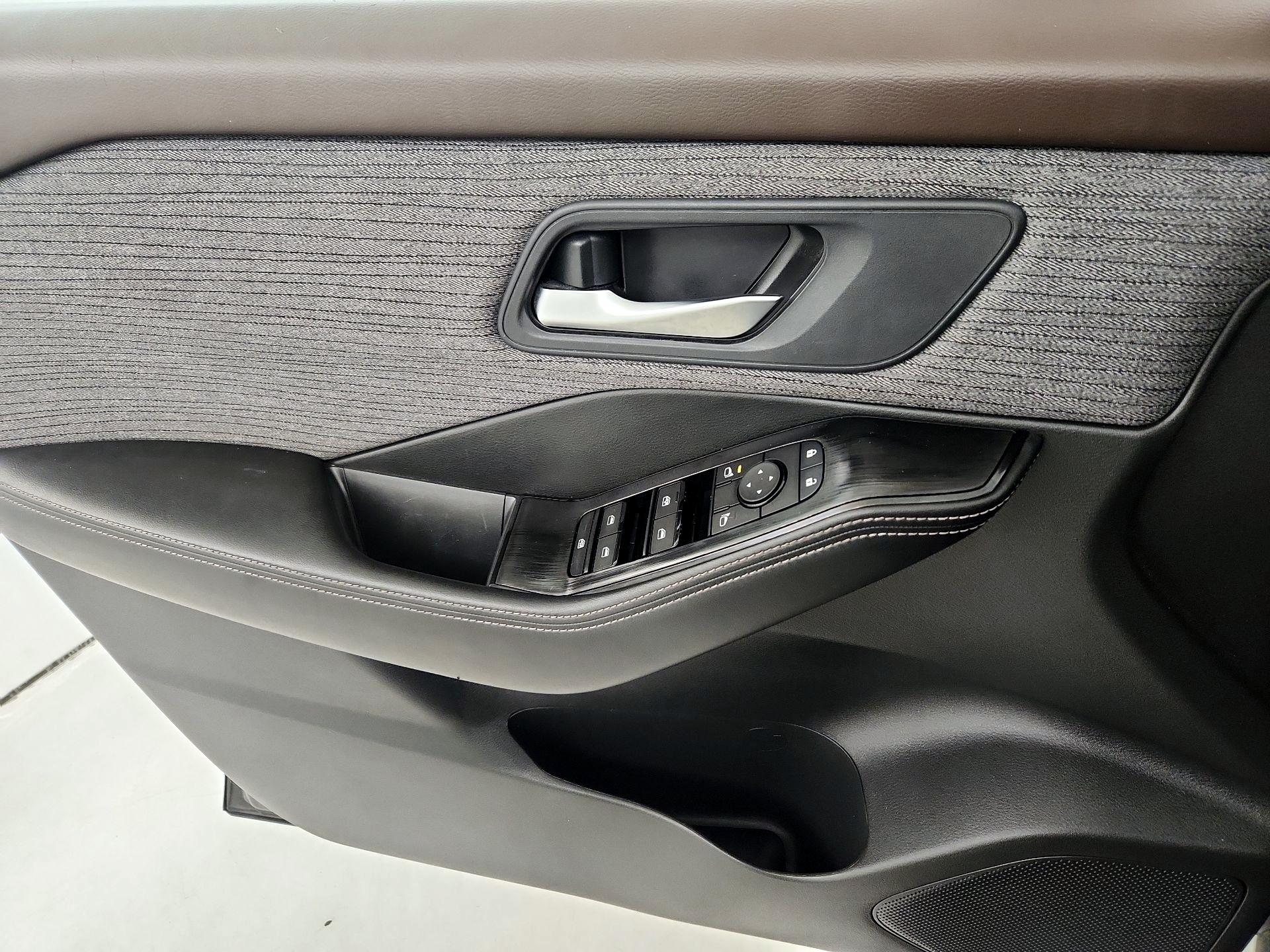 Thumbnail: 2023 Nissan Rogue - 12