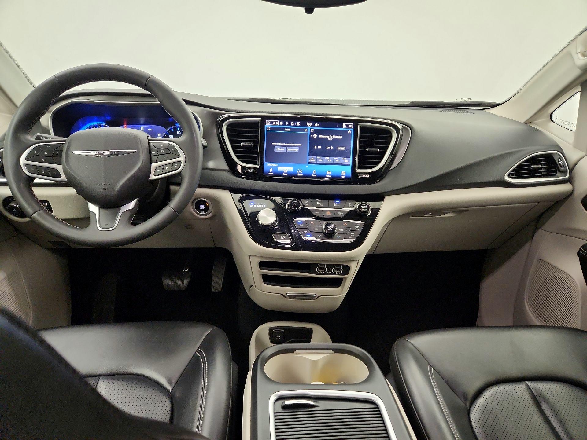 Thumbnail: 2023 Chrysler Pacifica - 9