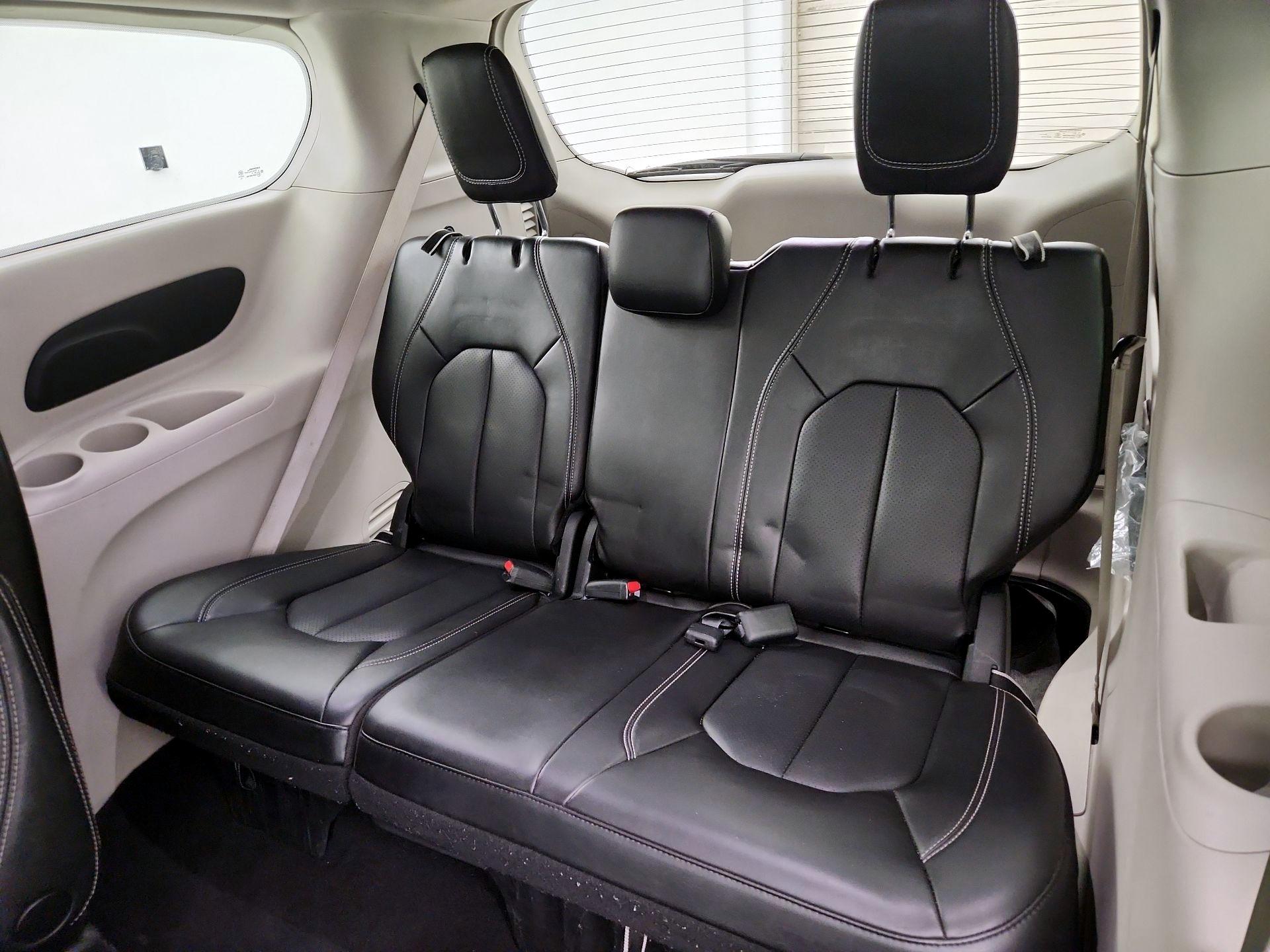 Thumbnail: 2023 Chrysler Pacifica - 20