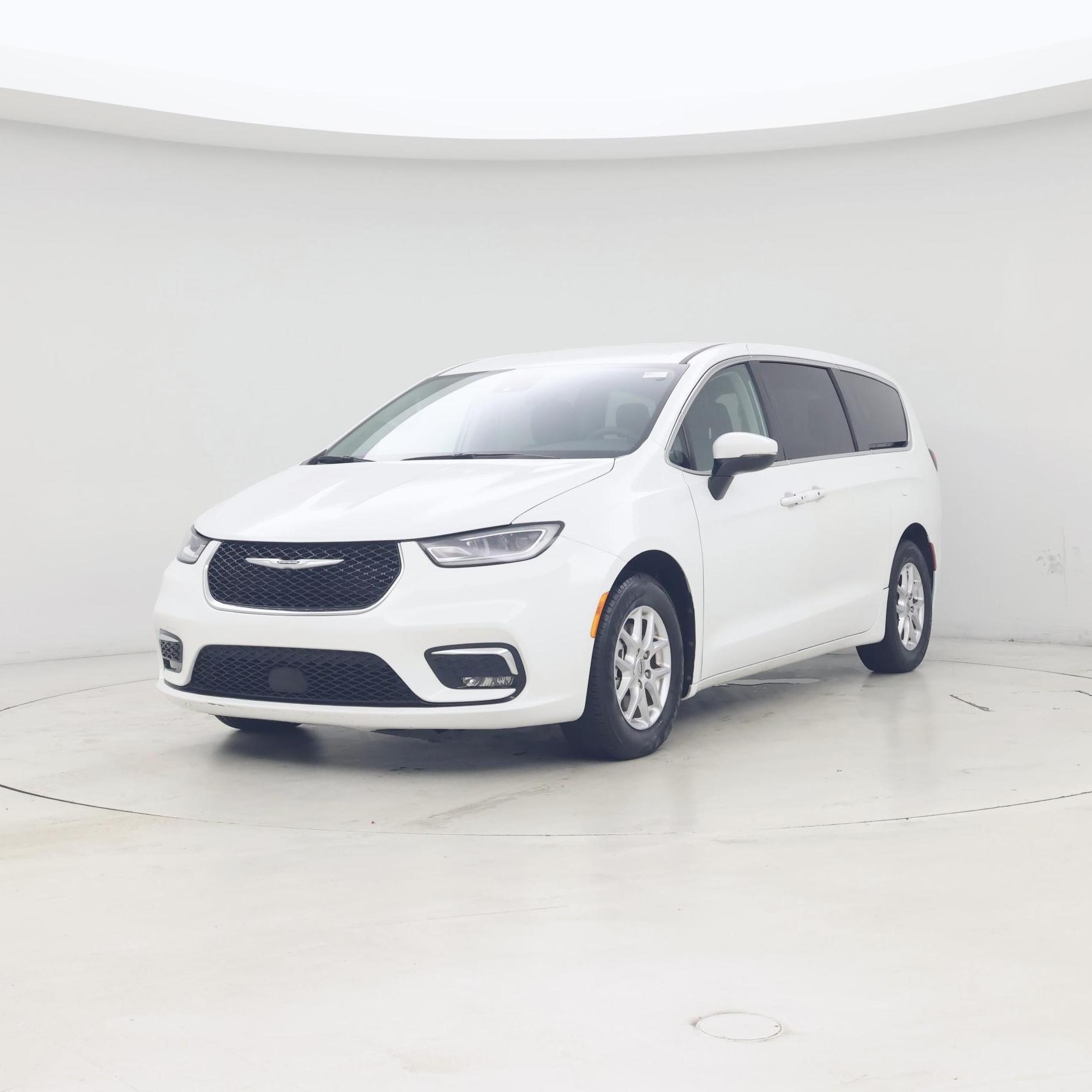 Thumbnail: 2023 Chrysler Pacifica - 4