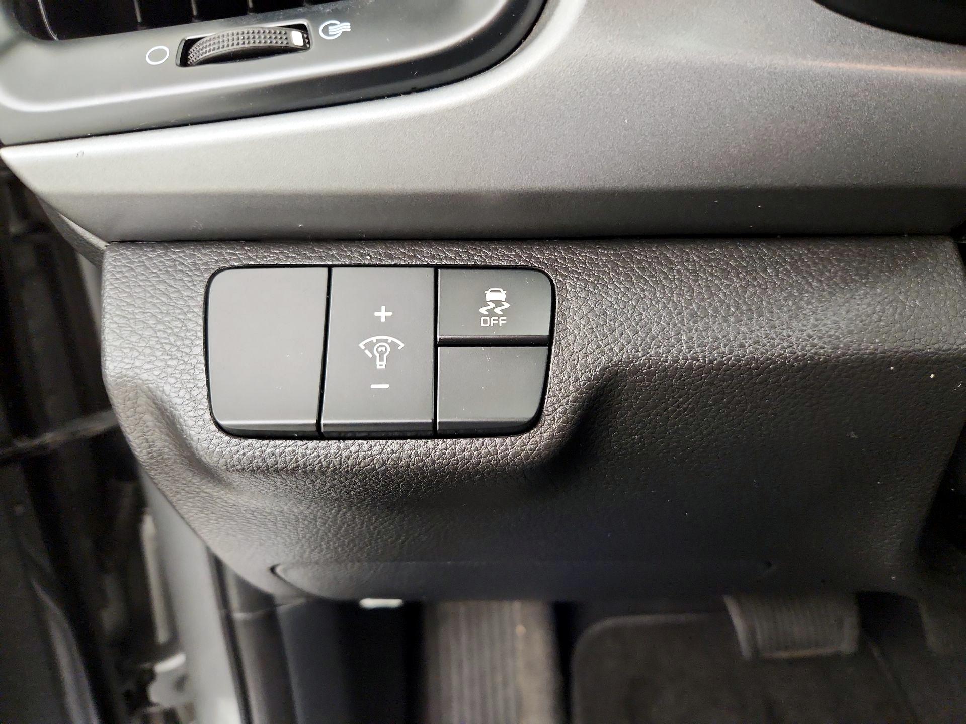 Thumbnail: 2022 Kia Rio5 - 13