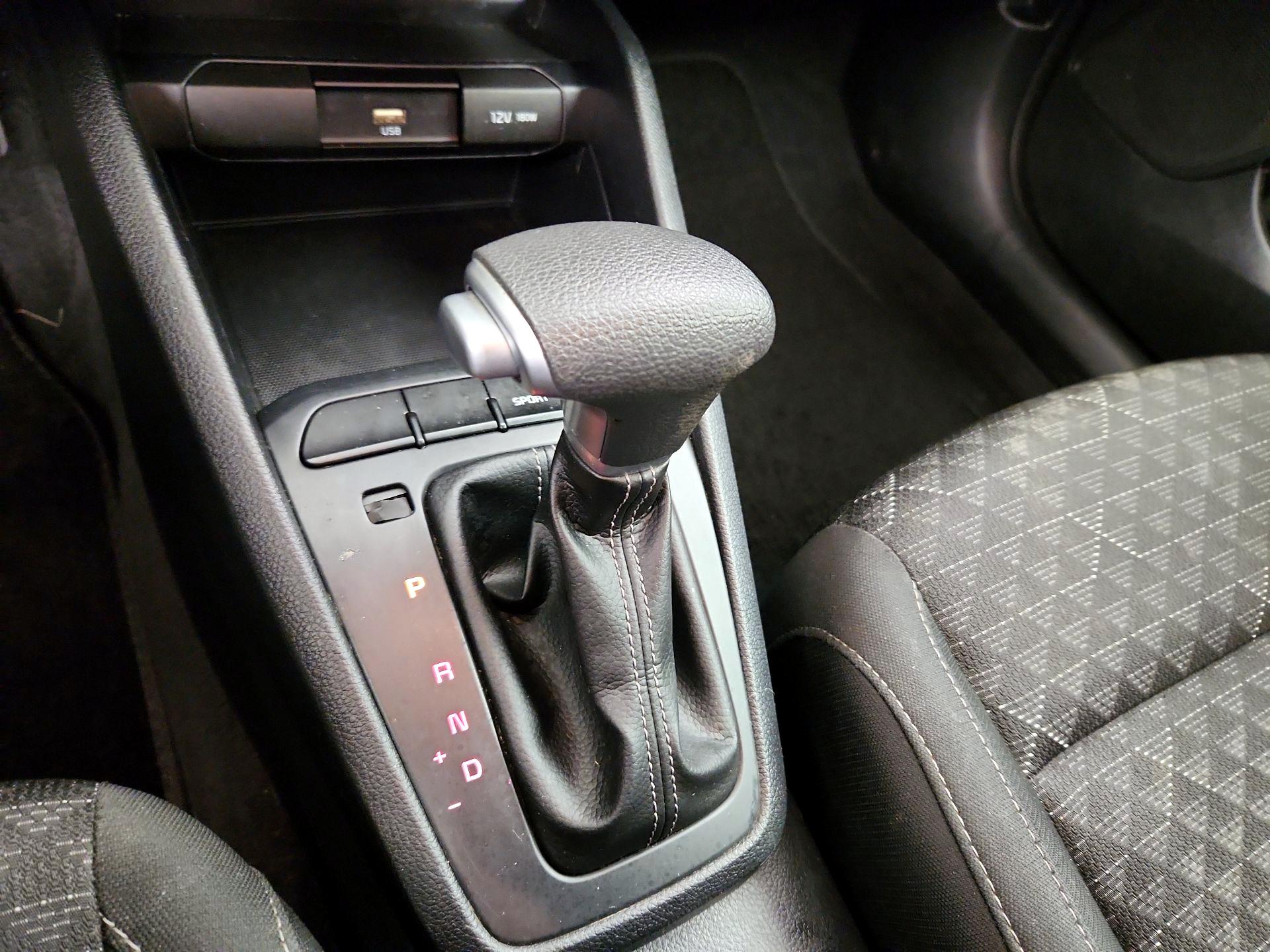 Thumbnail: 2022 Kia Rio5 - 17