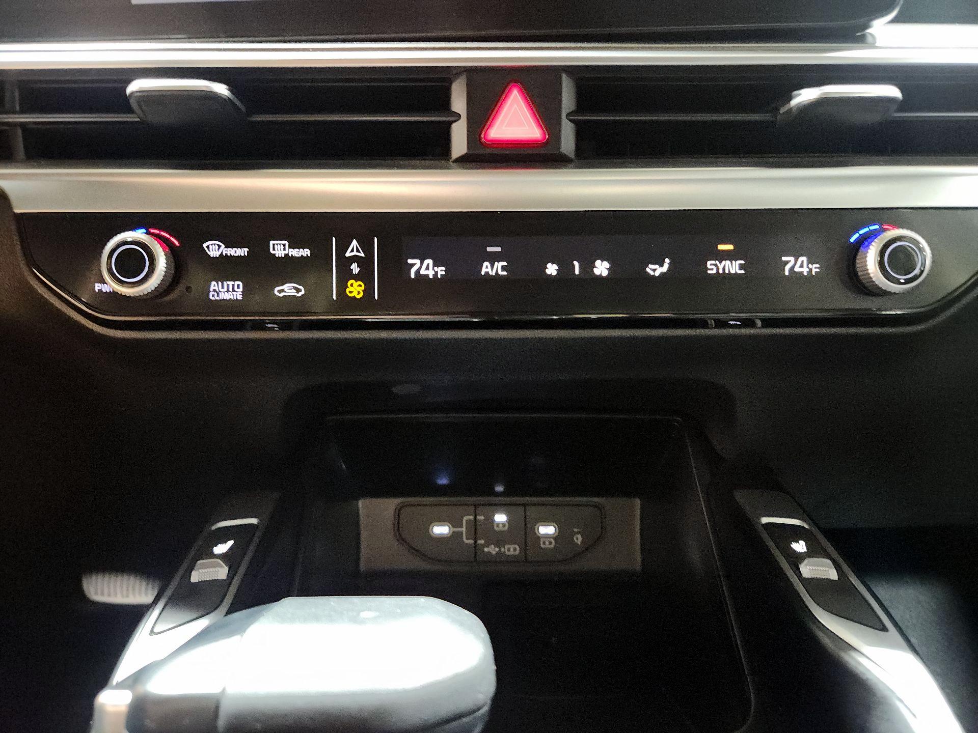 Thumbnail: 2024 Kia Sorento - 14