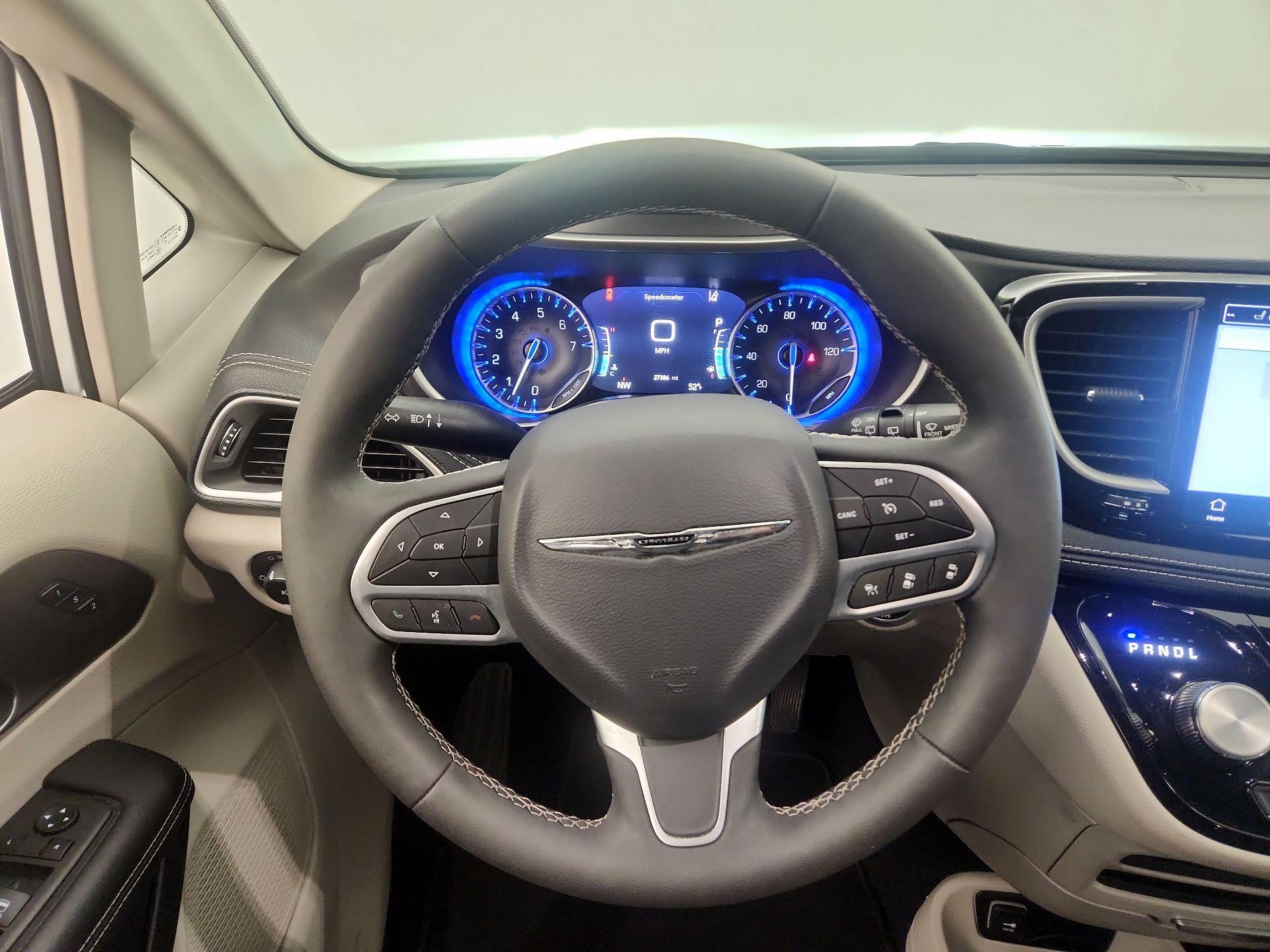 Thumbnail: 2024 Chrysler Pacifica - 10