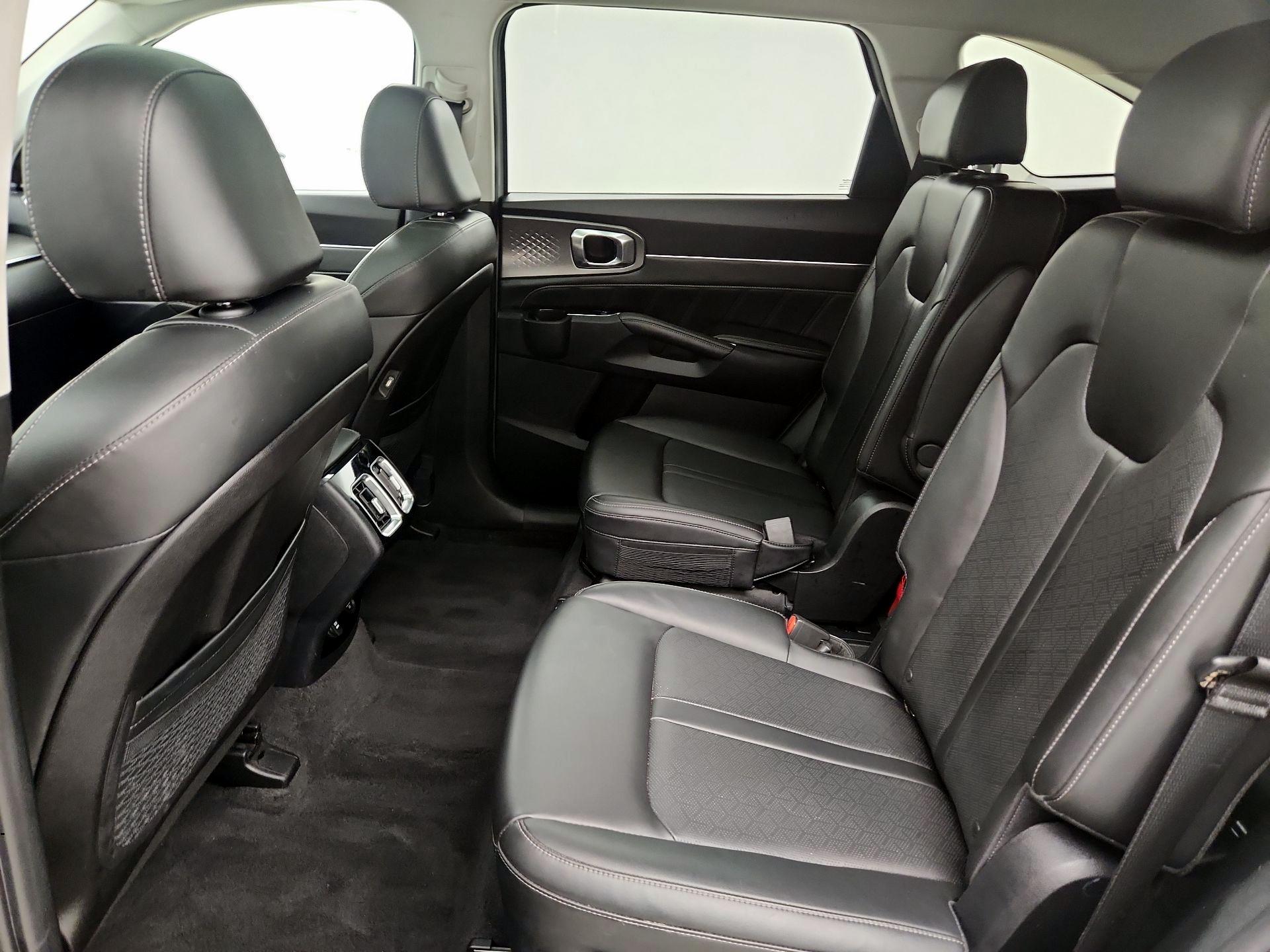 Thumbnail: 2023 Kia Sorento - 20