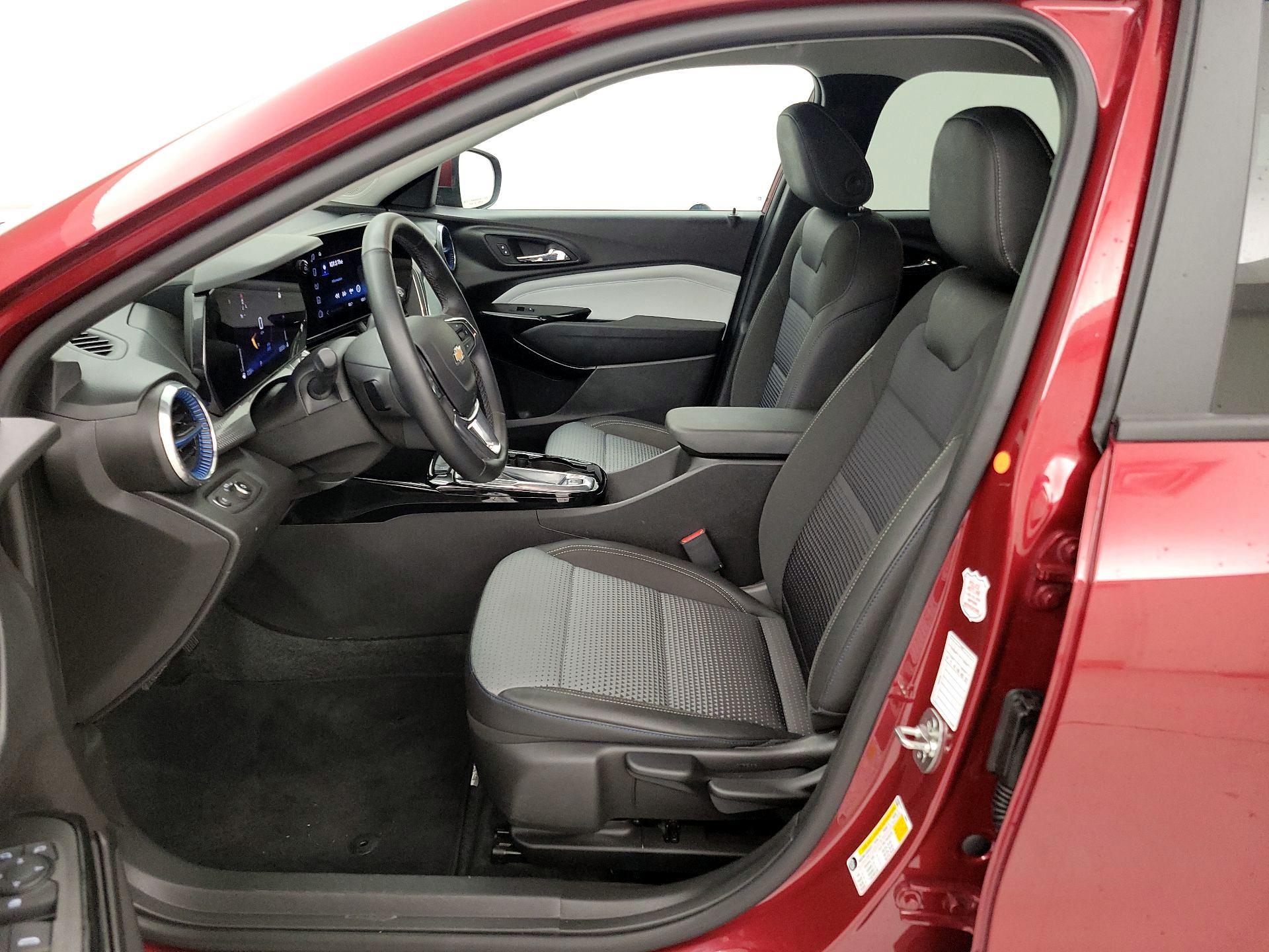 Thumbnail: 2025 Chevrolet Trax - 11