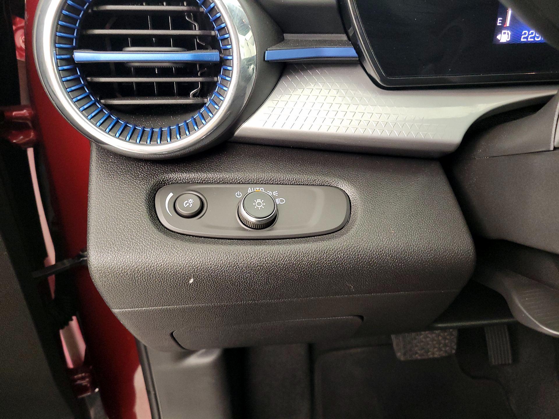 Thumbnail: 2025 Chevrolet Trax - 13