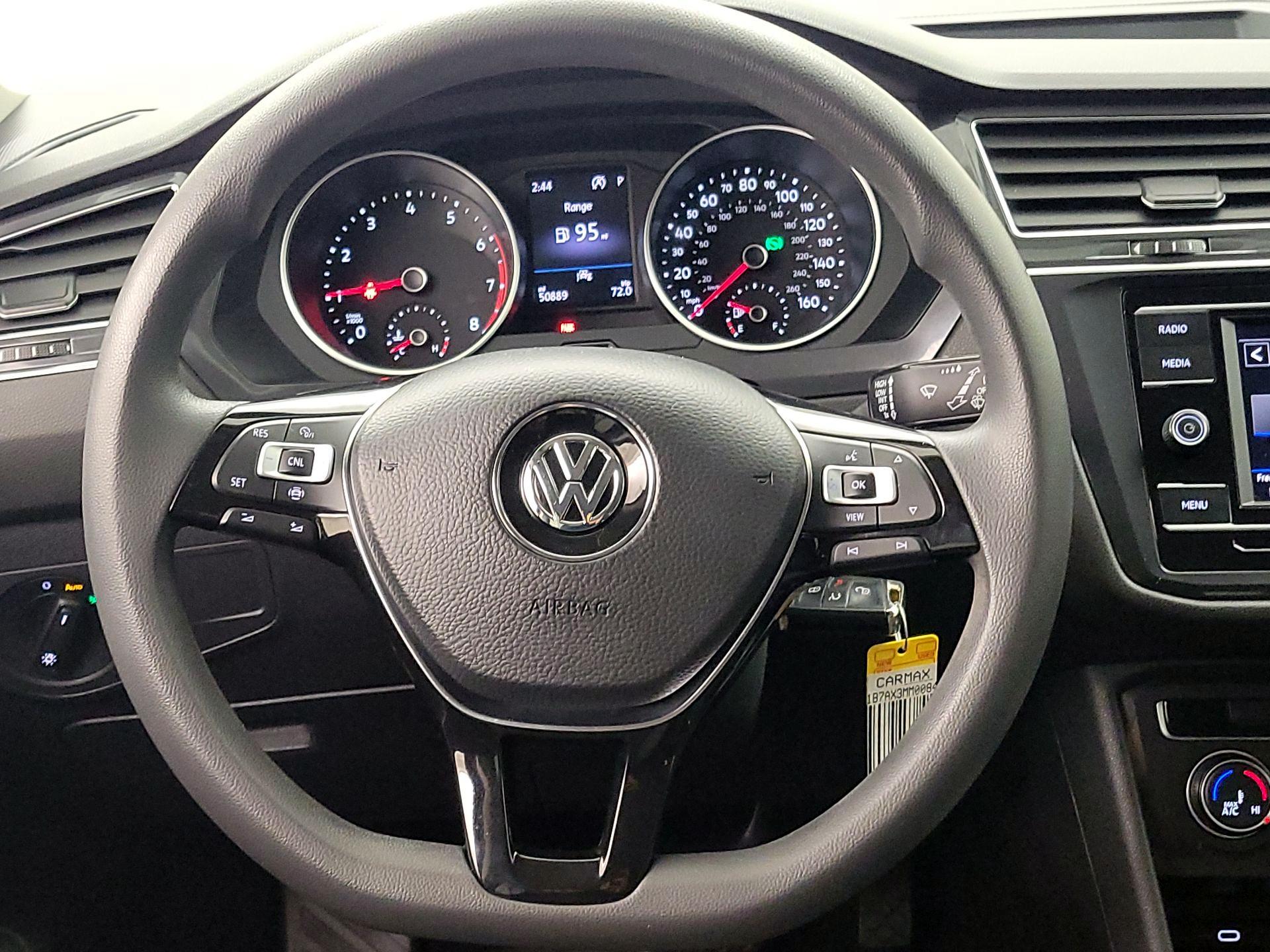 Thumbnail: 2021 Volkswagen Tiguan - 10