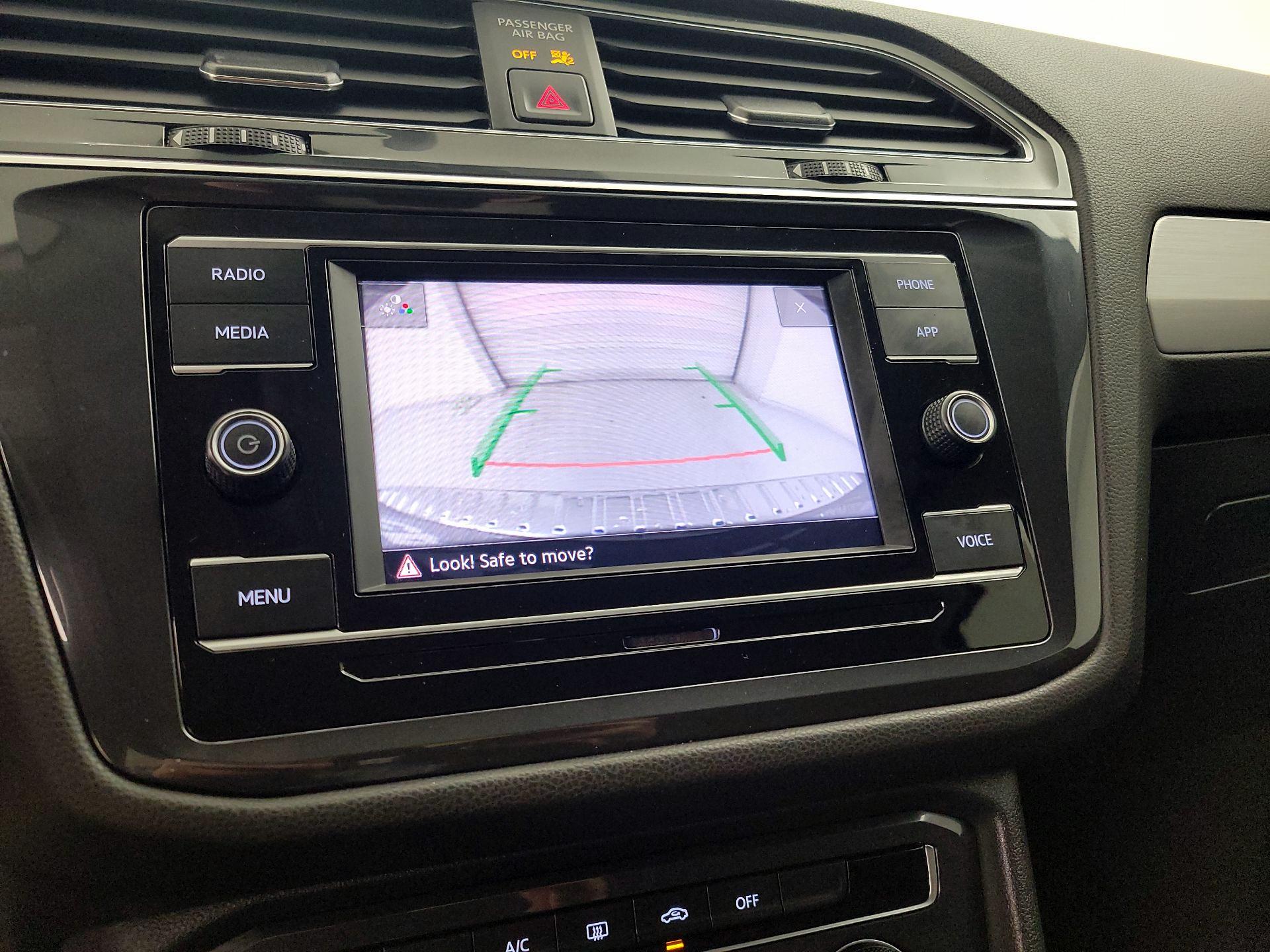 Thumbnail: 2021 Volkswagen Tiguan - 14