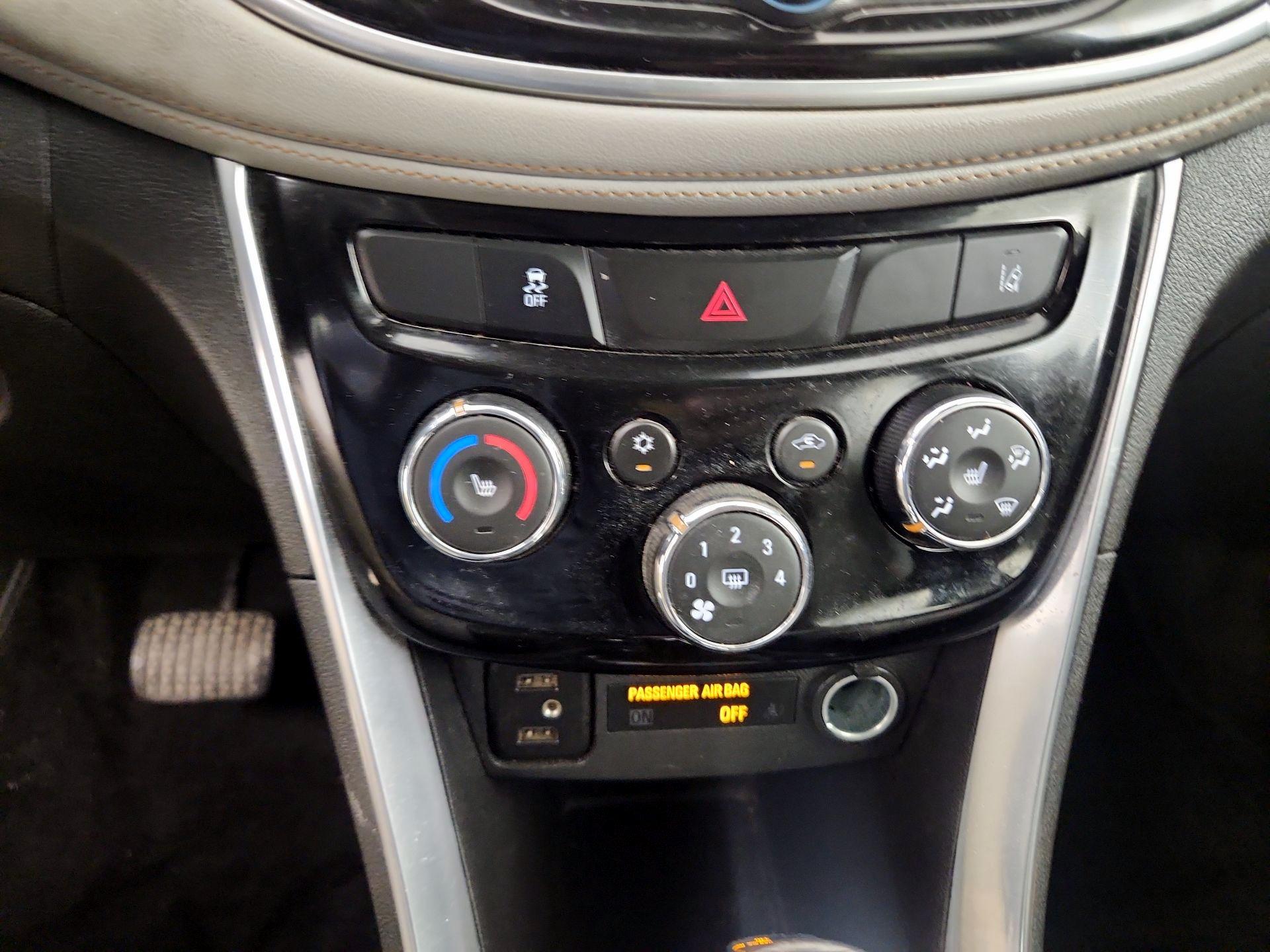 Thumbnail: 2020 Chevrolet Trax - 16