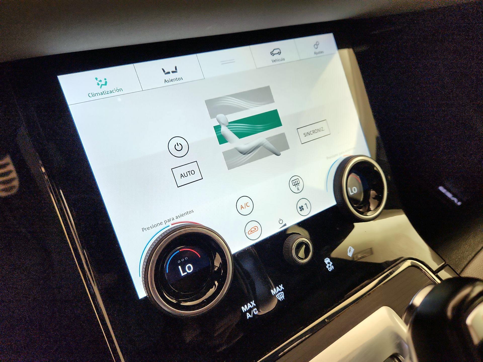 Thumbnail: 2020 Land Rover Range Rover Evoque - 17