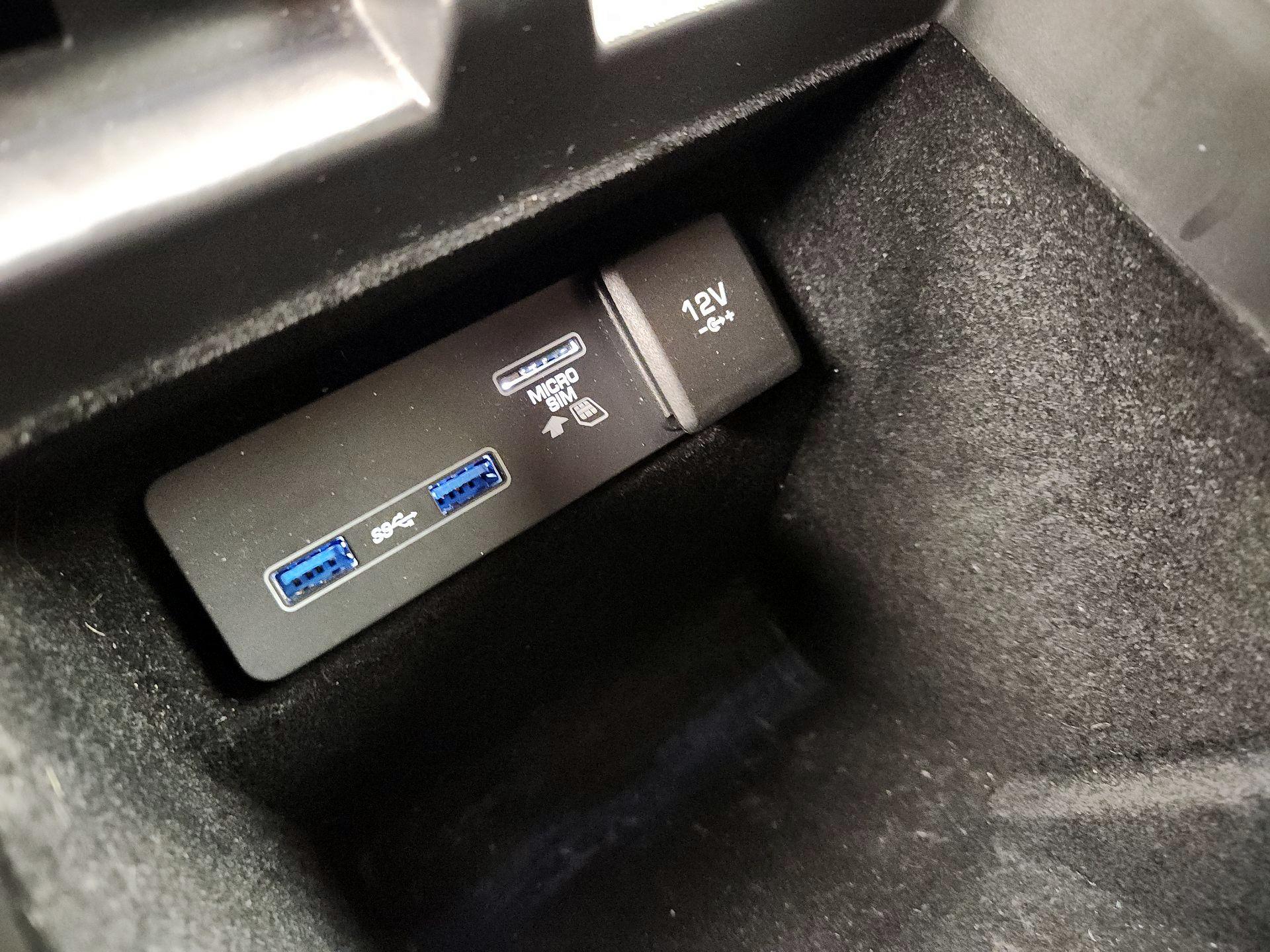 Thumbnail: 2020 Land Rover Range Rover Evoque - 19