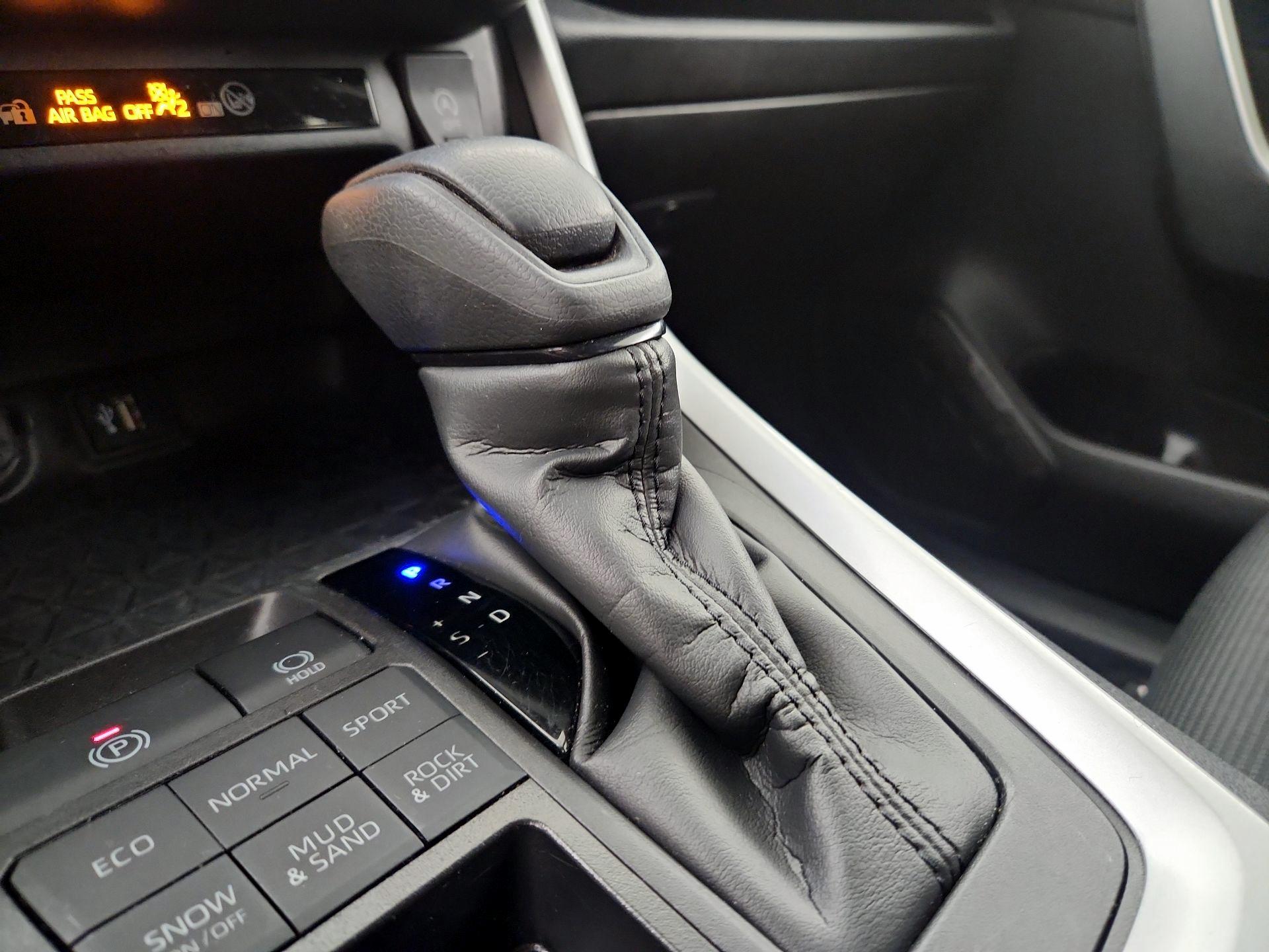 Thumbnail: 2024 Toyota RAV4 - 15