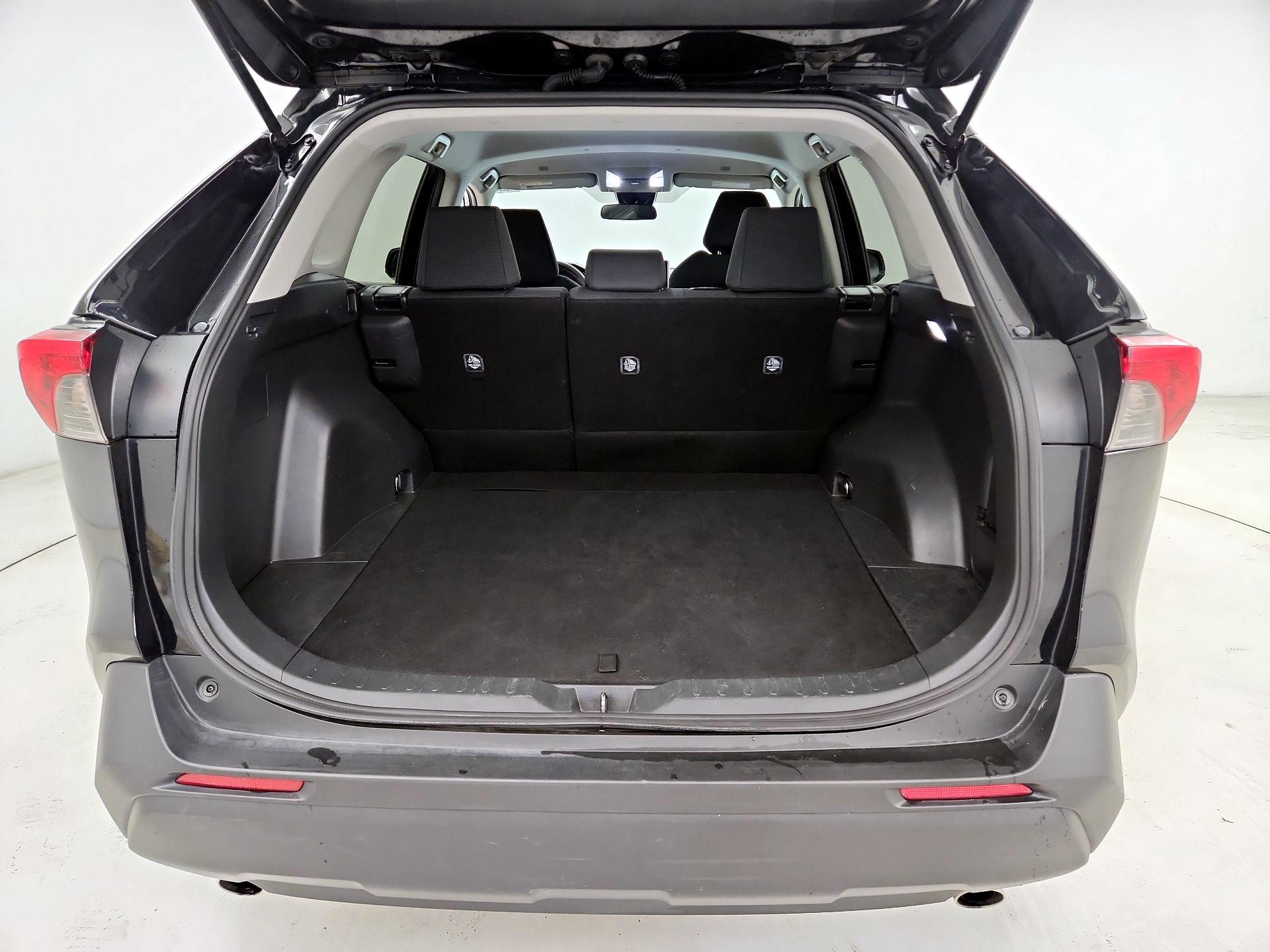 Thumbnail: 2024 Toyota RAV4 - 16