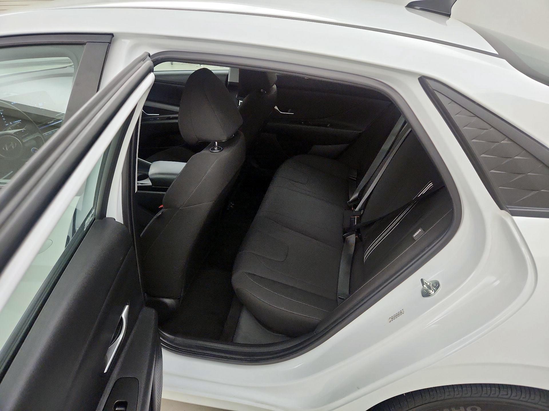 Thumbnail: 2024 Hyundai Elantra - 20