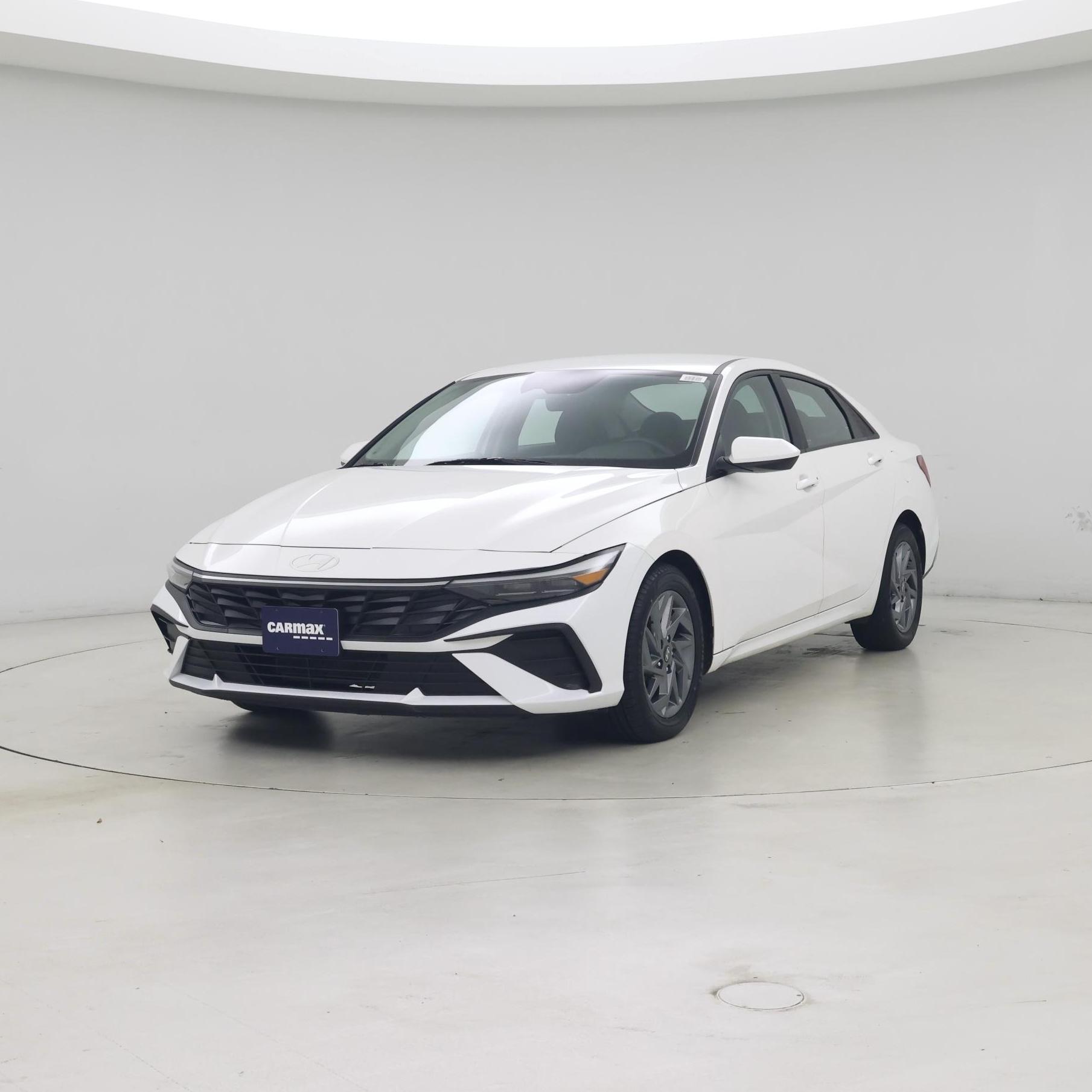 Thumbnail: 2024 Hyundai Elantra - 4