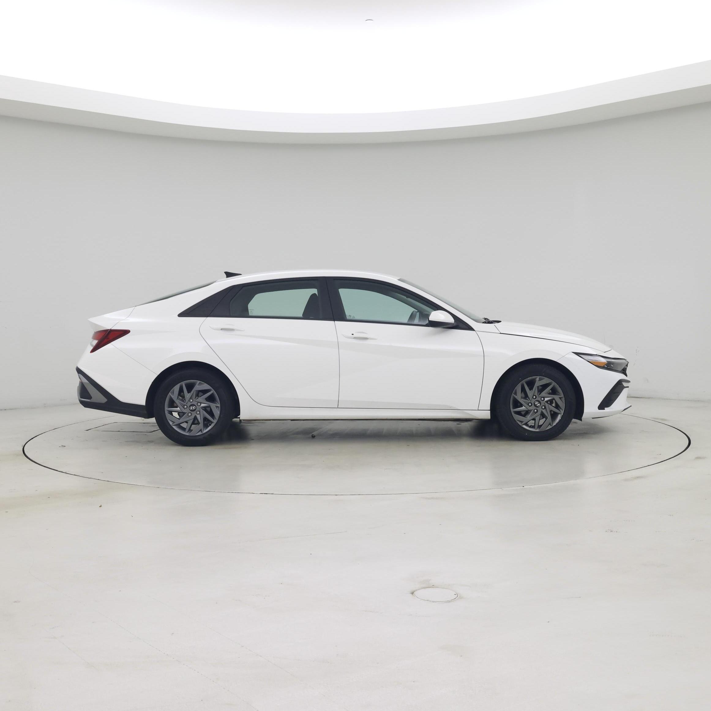 Thumbnail: 2024 Hyundai Elantra - 7