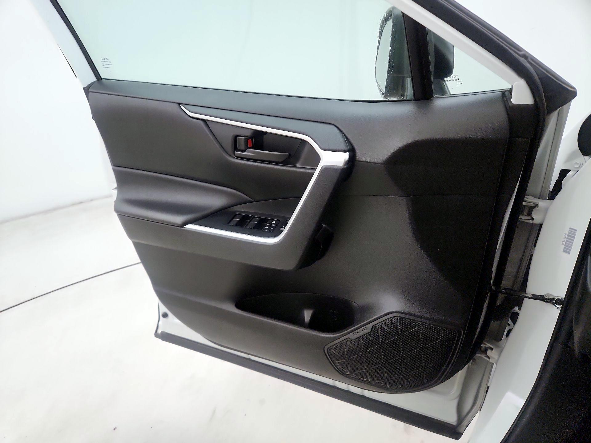 Thumbnail: 2024 Toyota RAV4 - 12