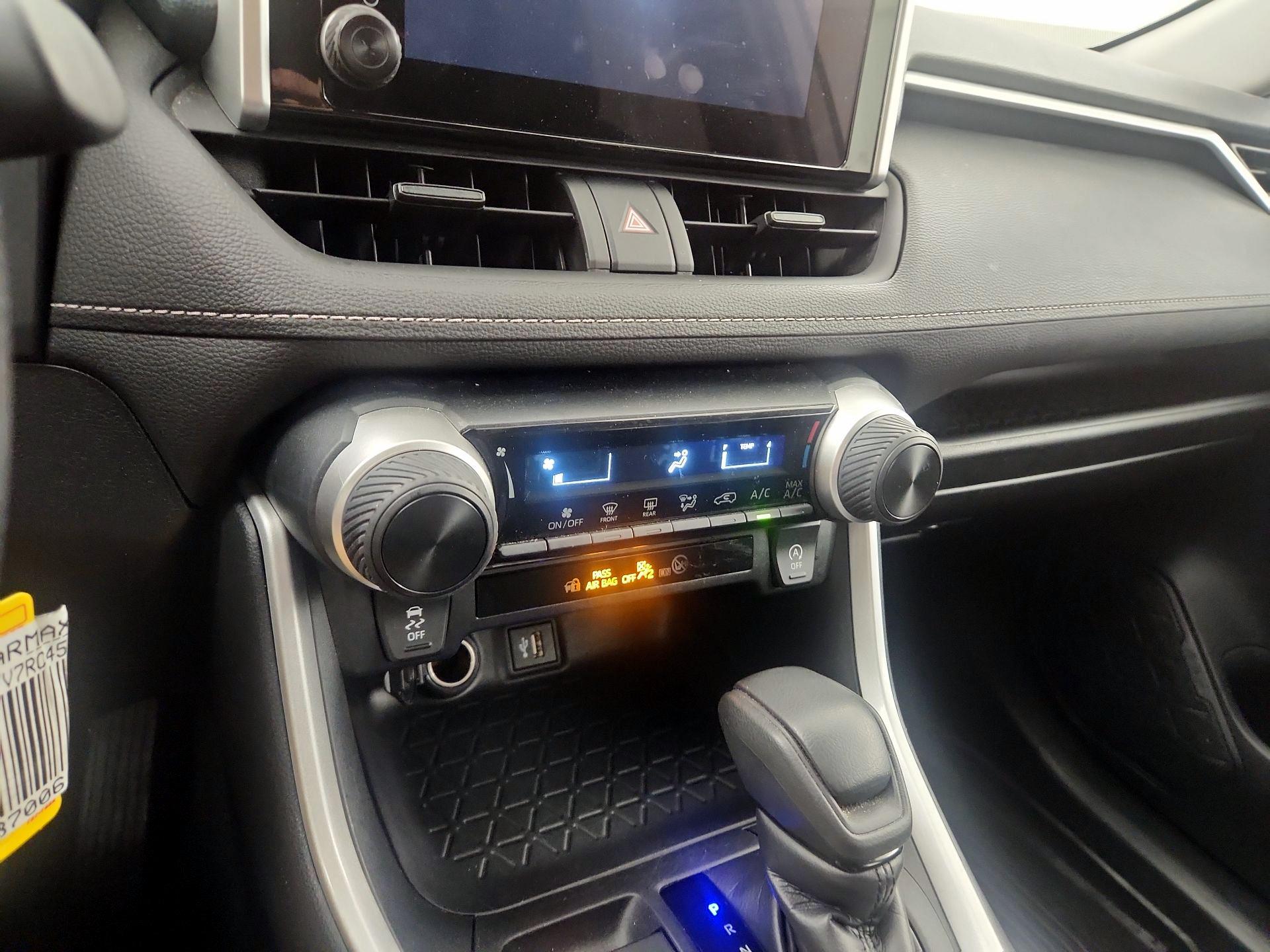 Thumbnail: 2024 Toyota RAV4 - 16