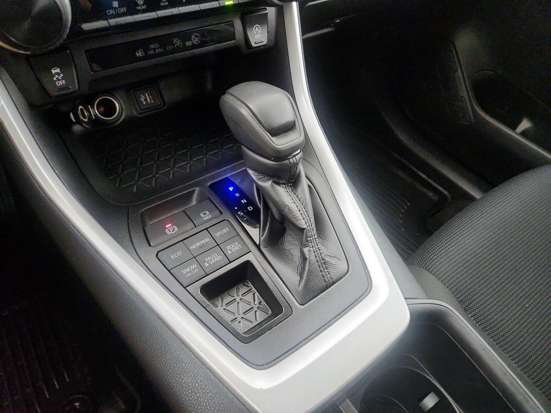 Thumbnail: 2024 Toyota RAV4 - 17