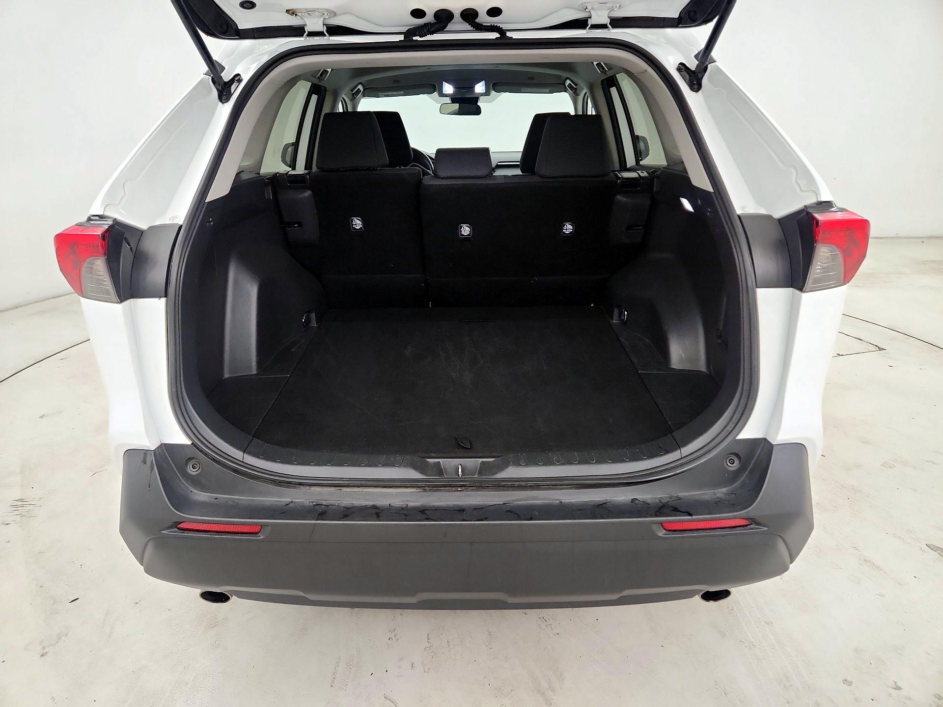 Thumbnail: 2023 Toyota RAV4 - 16