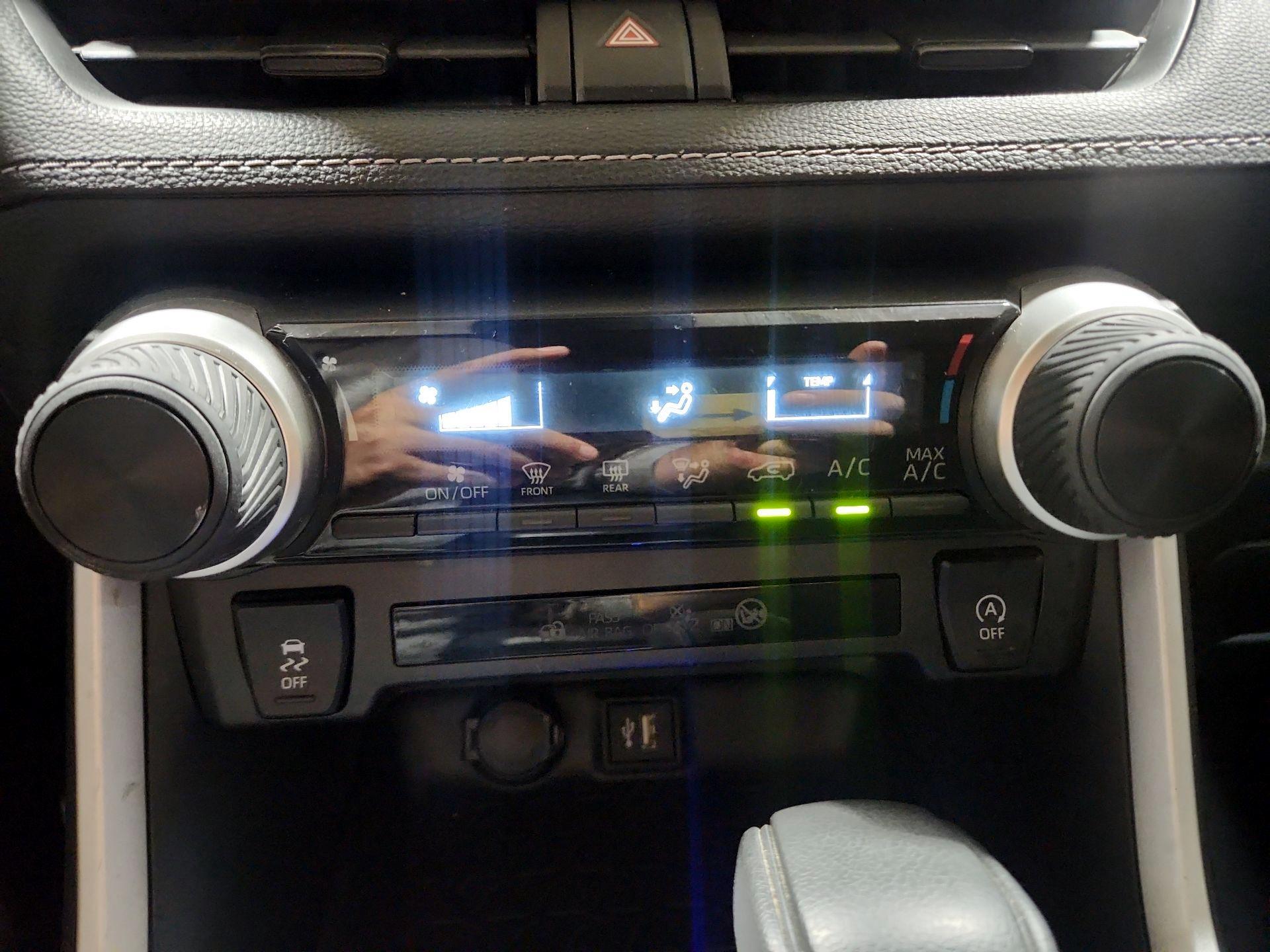 Thumbnail: 2024 Toyota RAV4 - 14